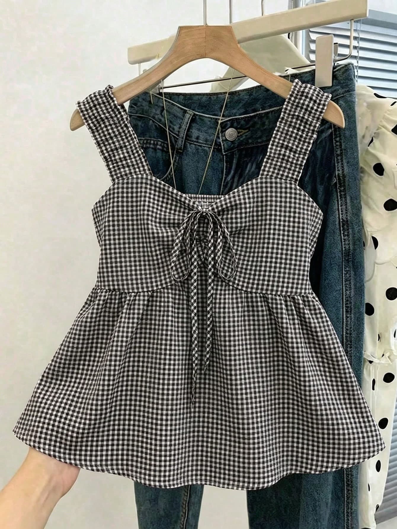 SHEIN Franclia Women's Black And White Plaid Cami Top,Cute Summer Everyday Coquette Aesthetic Ruched Peplum Hem Sleeveless Blouse,Y2K Ruffle Trim Slim Fit Tank Top