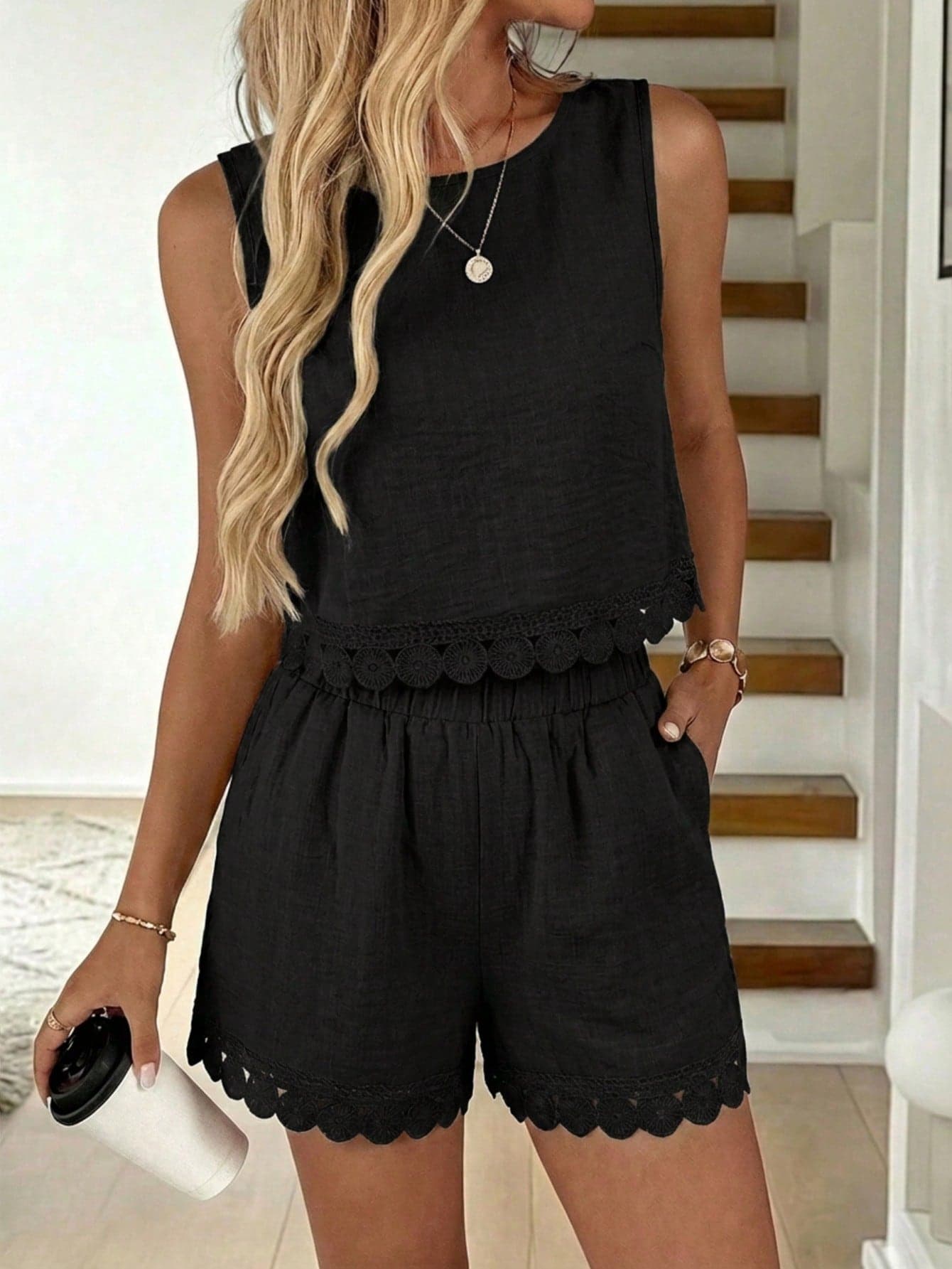 SHEIN LUNE Women's Casual Floral Patchwork Sleeveless Shirt And Shorts 2-Piece Set, Suitable For Summer Vacation, Commuting, Daily Wear,Vacation Outfits Women