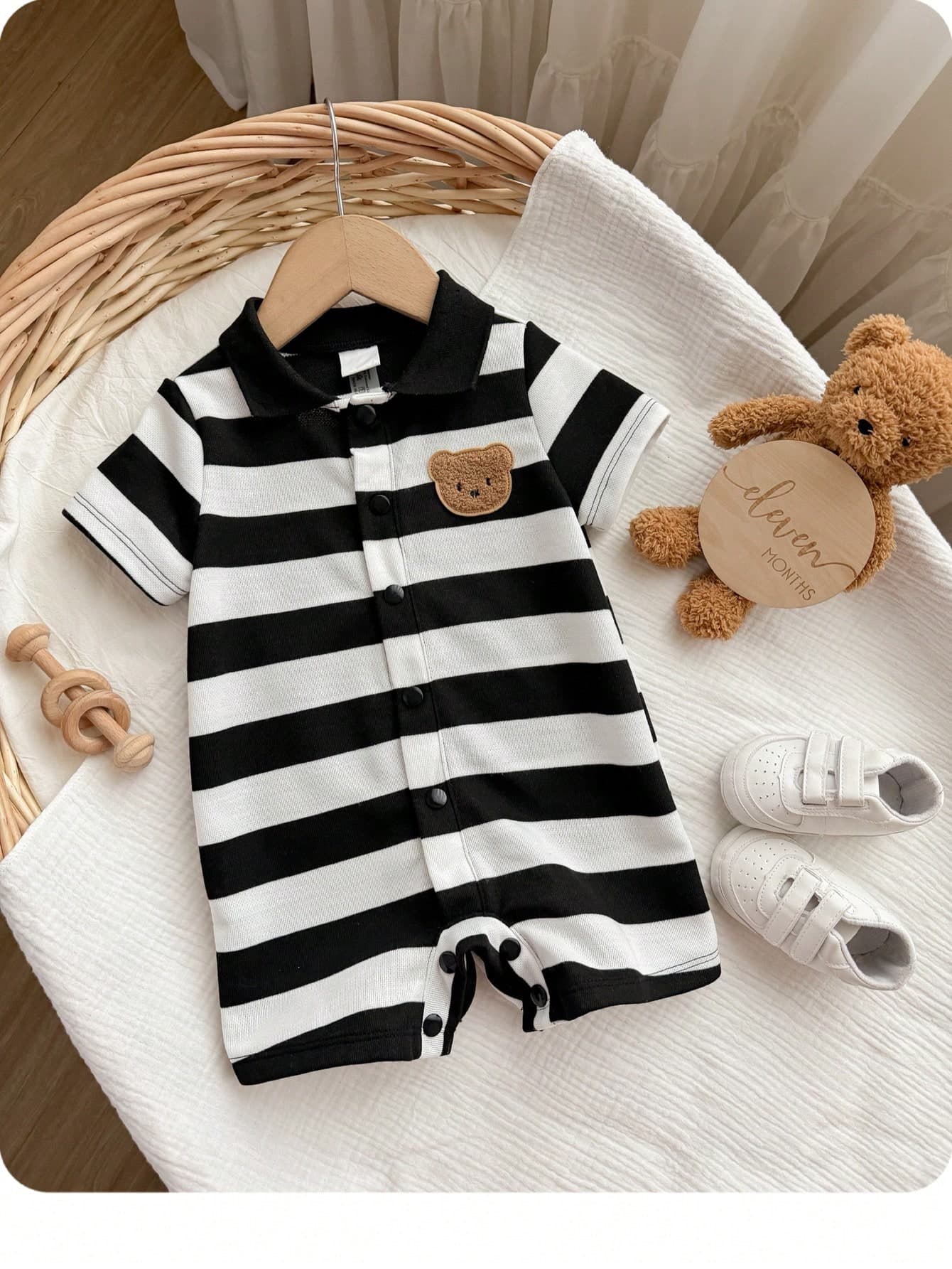 SHEIN Newborn Baby Boy Black And White Striped Summer Casual Short Sleeve Knit Romper,Family Matching Outfit For Birthday Party,Wedding,Christening Gifts