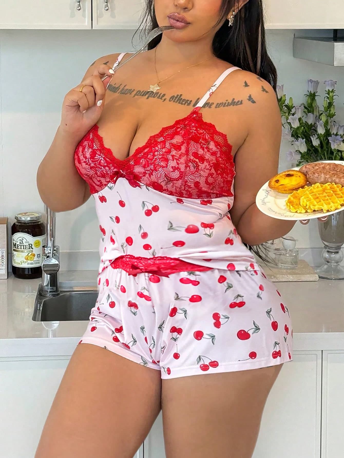 ZzzCrew 2pcs Sexy Contrast Color Lace Camisole & Shorts Sleepwear Set, Plus Size Summer