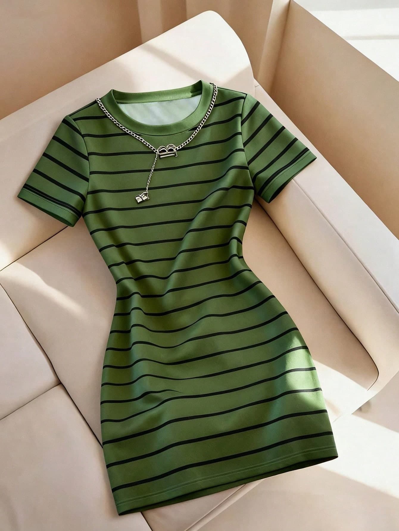 Franclia Women's Striped Print Round Neck Casual Short Sleeve Mini Dress, Summer
