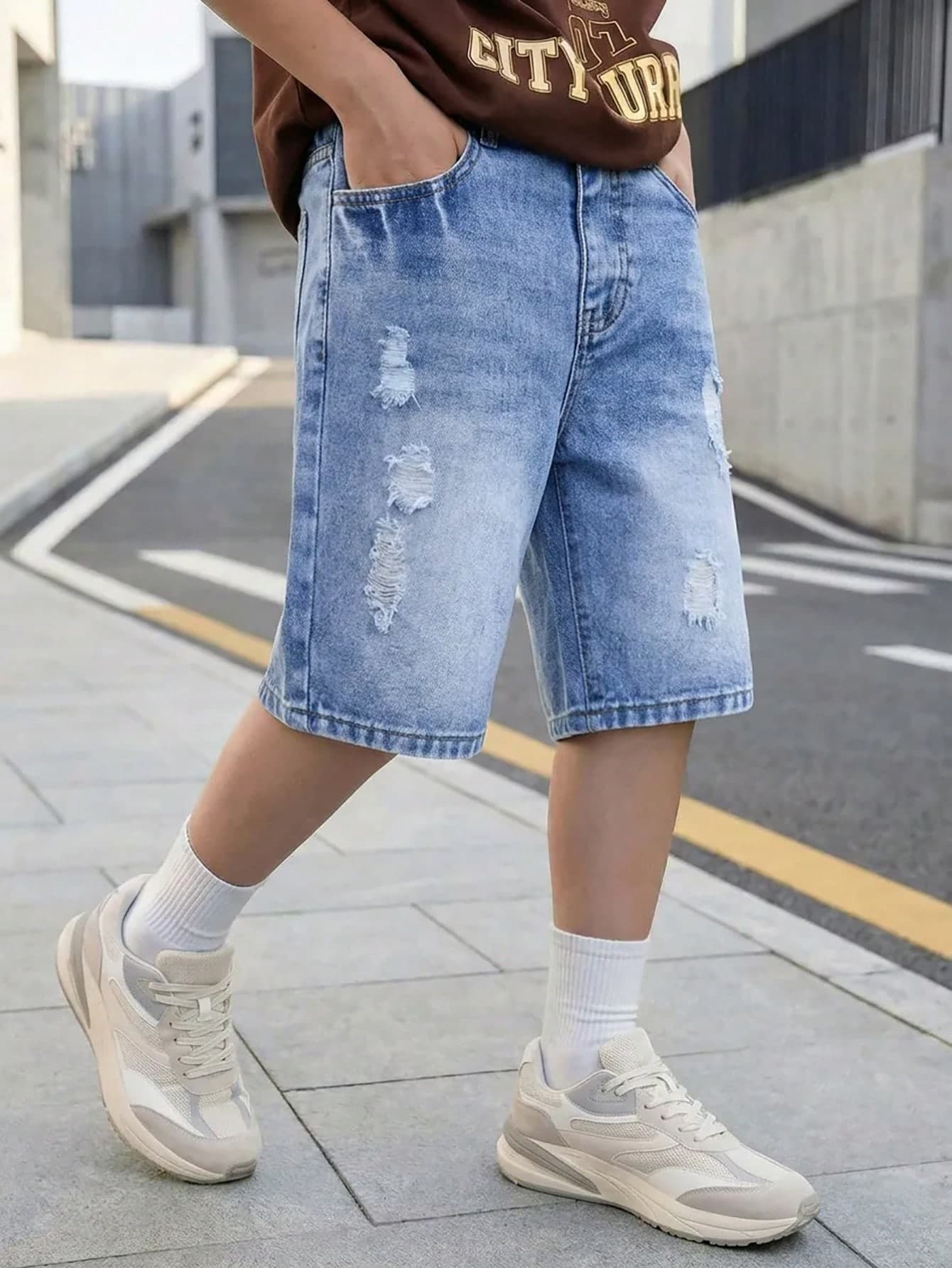 SHEIN Casuvi Kids Boys' Light Blue Distressed Denim Shorts,Summer Casual City Break Fashion Loose Straight Comfortable All-Match Shorts For Daily,Holiday,School Wear