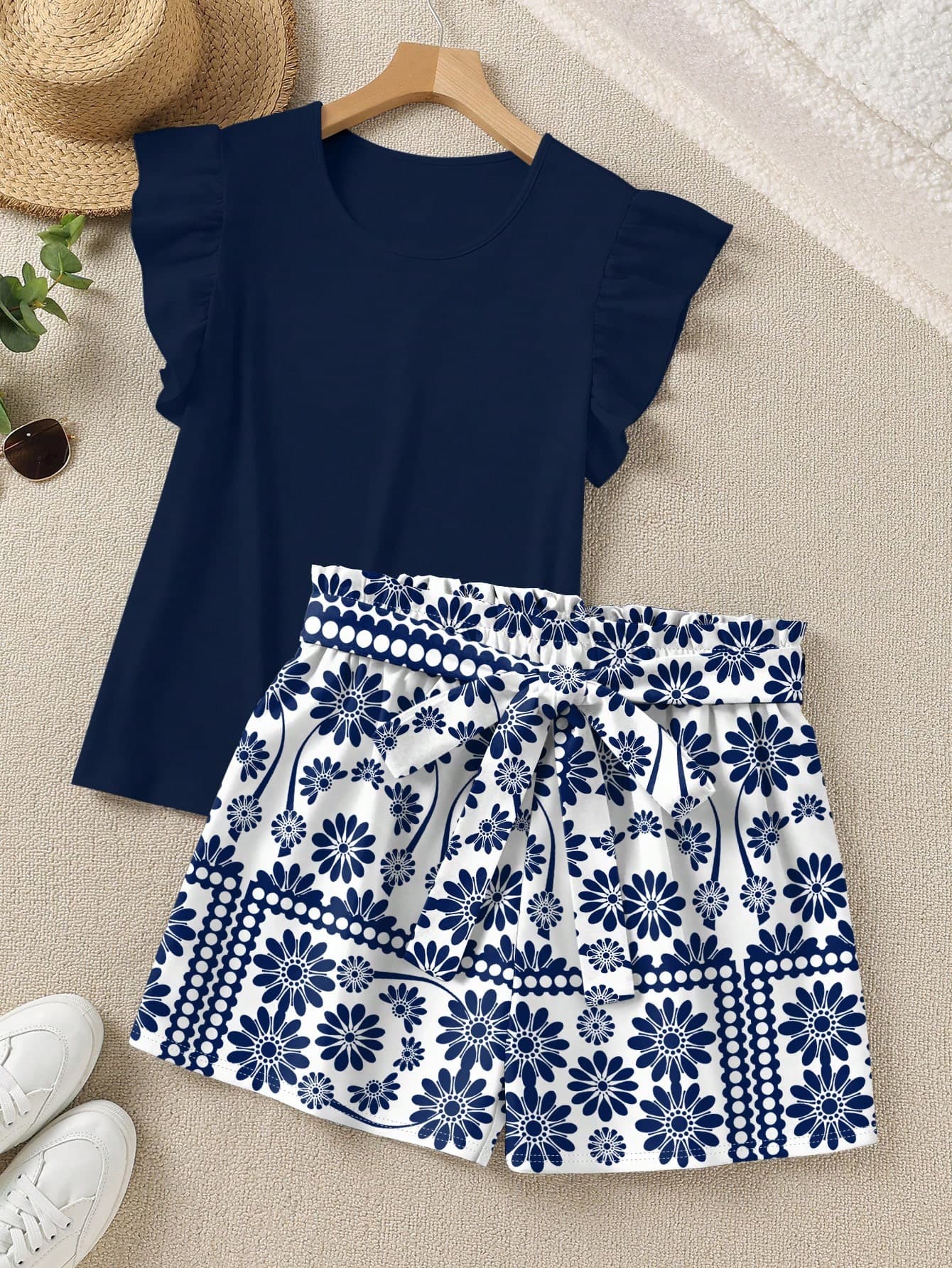 SHEIN LUNE Plus Size Casual Solid Color Round Neck Ruffle Sleeve Top And Geometric Floral Contrast Color Shorts 2 Pieces Set