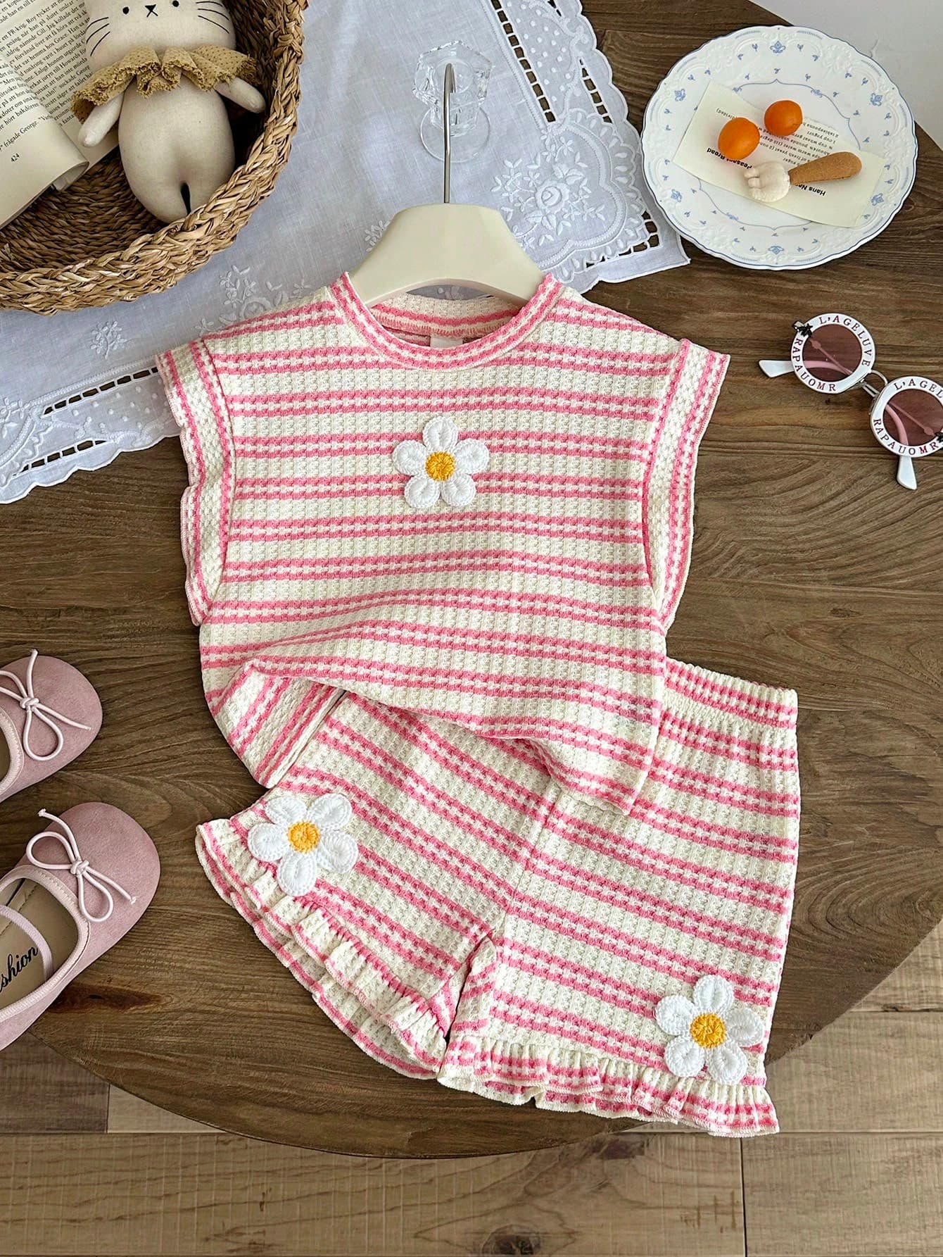 SHEIN 2pcs/Set Baby Girl Infant Toddler 0-3Y Pink And White Striped Ruffle Sleeve T-Shirt And Shorts Set Cute Summer Vacation Textured Knit Outing Outfit