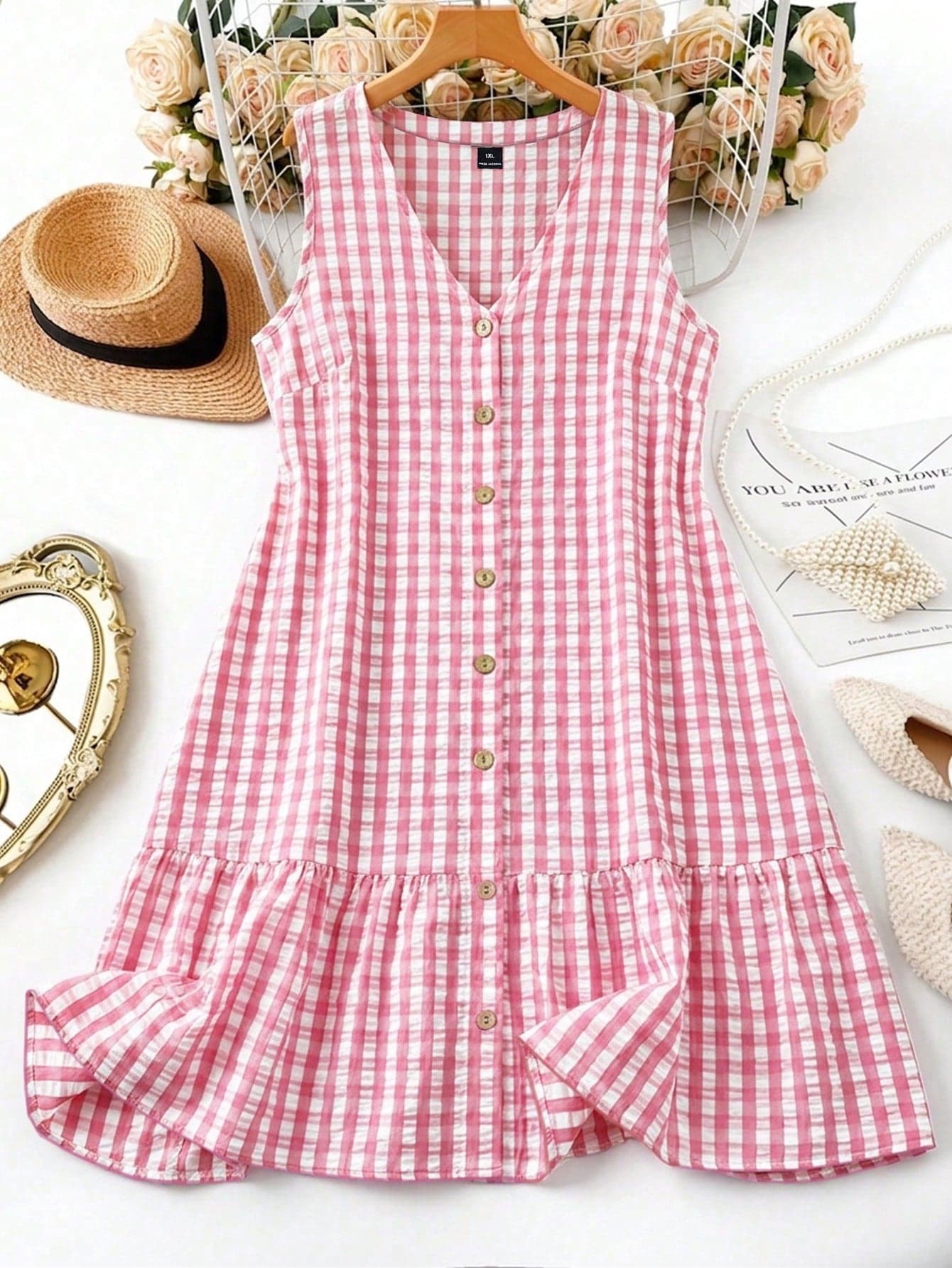 SHEIN LUNE CURVE Women's Large-Size White Summer Holiday Picnic Holiday Sleeveless V-Neck Striped Hemline Casual Dress With Buttons,Spring Faux Embroidery Patchwork