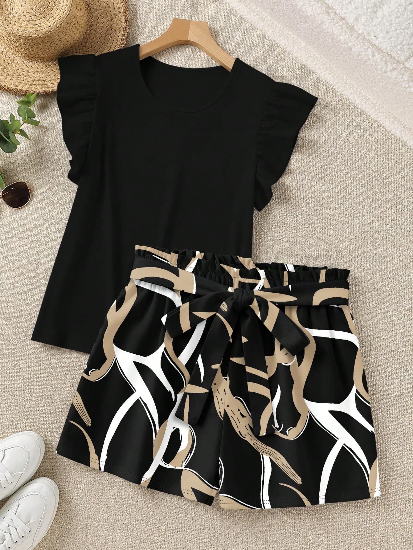 SHEIN LUNE Women Plus Size Simple Cap Sleeve Top And Asymmetrical Abstract Line Tie Waist Shorts 2 Pieces Set