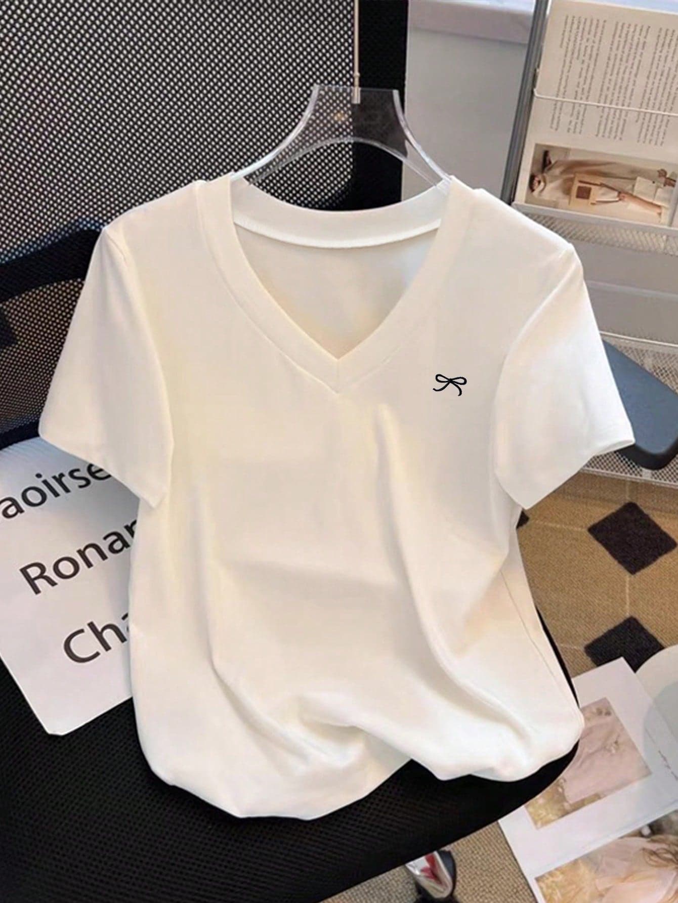 Resyla Women's V-Neck Bow Decor Casual Versatile Daily Wear Short Sleeve T-Shirt