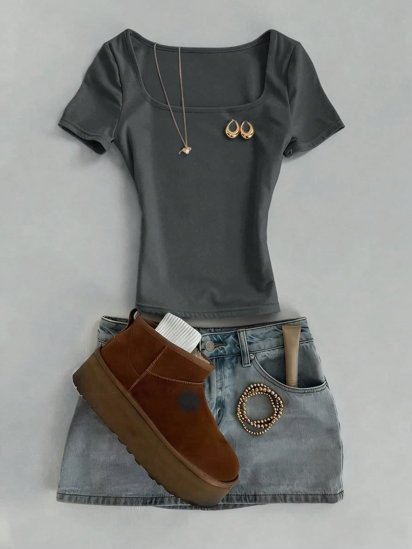 IslaSuriya Classic Dark Grey Square Neck Slim-Fit T-Shirt,Stylish Short Sleeve Summer Casual Everyday Fashionable Shirt,Ideal Mother's Day Gift For Sisters