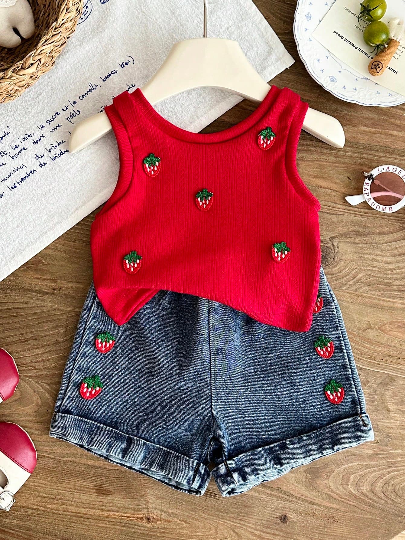 SHEIN Vintaside Kids Baby Girl 0-3years 2pcs/Set Summer&Autumn Casual,Cute And Street Style Going Outifit , Sleeveless Strawberry Decoration Top&Short Jeans
