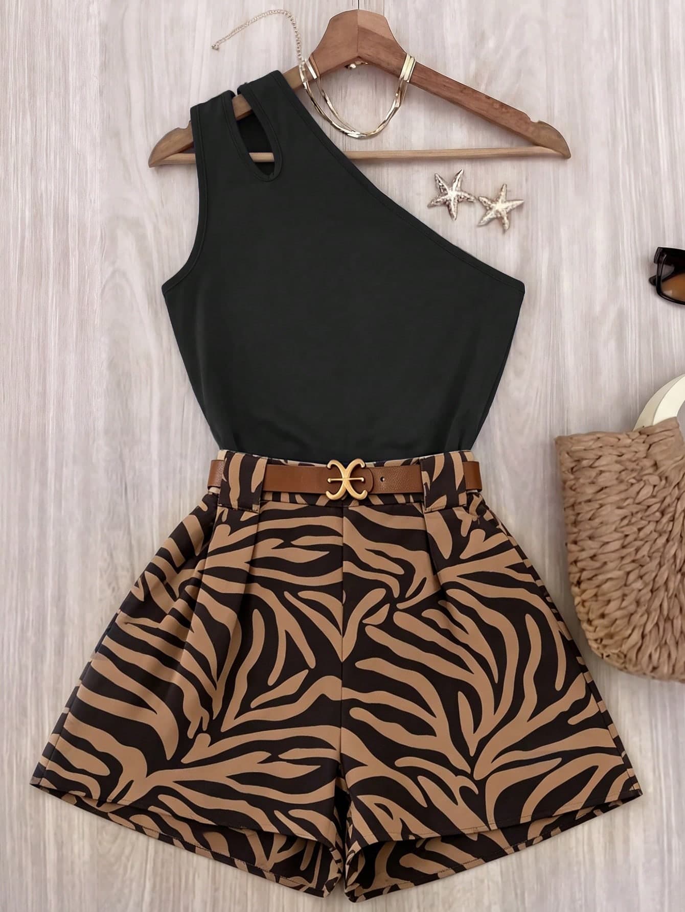 Franclia Women Black Summer Casual Holiday Vacation Holiday Exotic Floral Leaf Print 2-Piece Set,Asymmetric Shoulder Sleeveless Ruched Hollow Out Shorts Suit