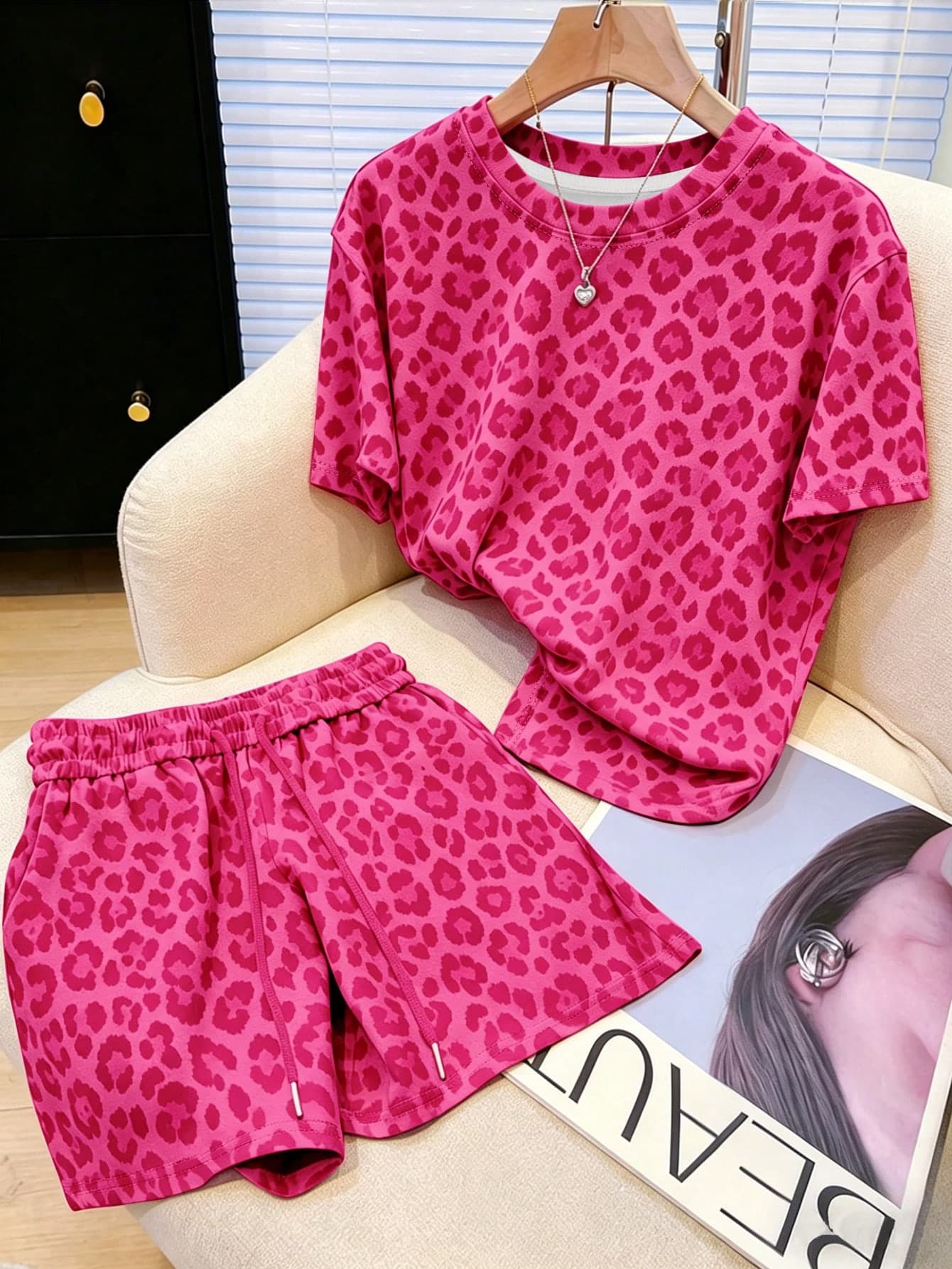 Franclia 2pcs/Set Pink Leopard Print Summer Casual Streetwear City Break Outfit,Y2K Baddie Style Fuchsia Short Sleeve T-Shirt+Drawstring Slouchy Shorts Set