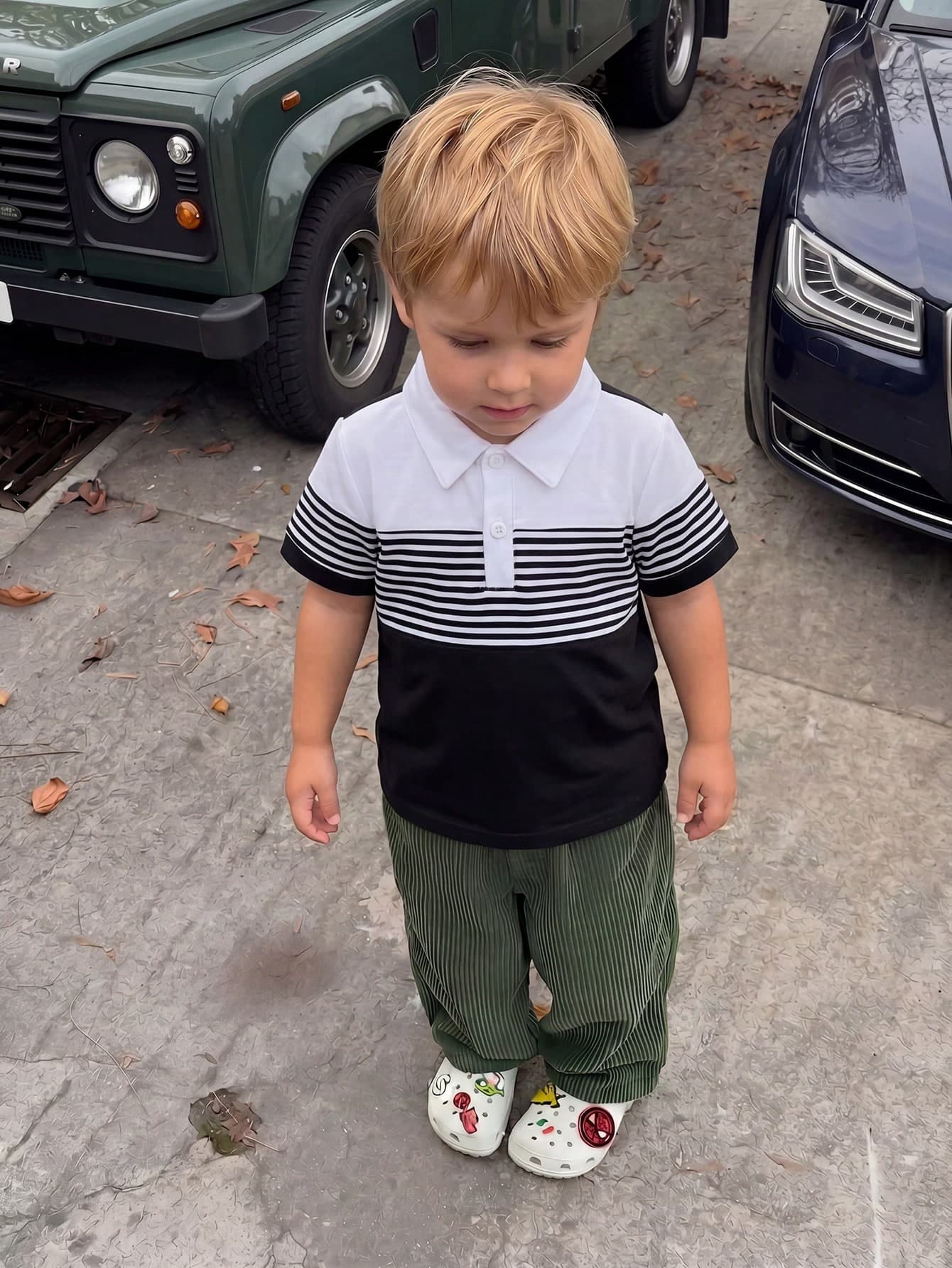 SHEIN Young Boy Black And White Striped Casual Polo Shirt With Regular Sleeves And Collar, Perfect For Summer,Holiday,Summer,Travel