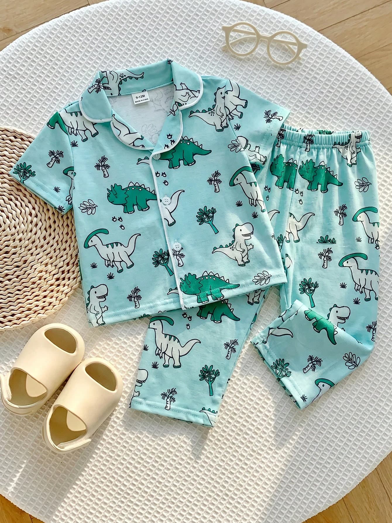 SHEIN 2pcs Baby Boy/Girl Cartoon Dinosaur Print Short Sleeve Plaid Collar Cardigan And Elastic Waist Pants Set, Plaid Pajamas Suit For Spring & Summer