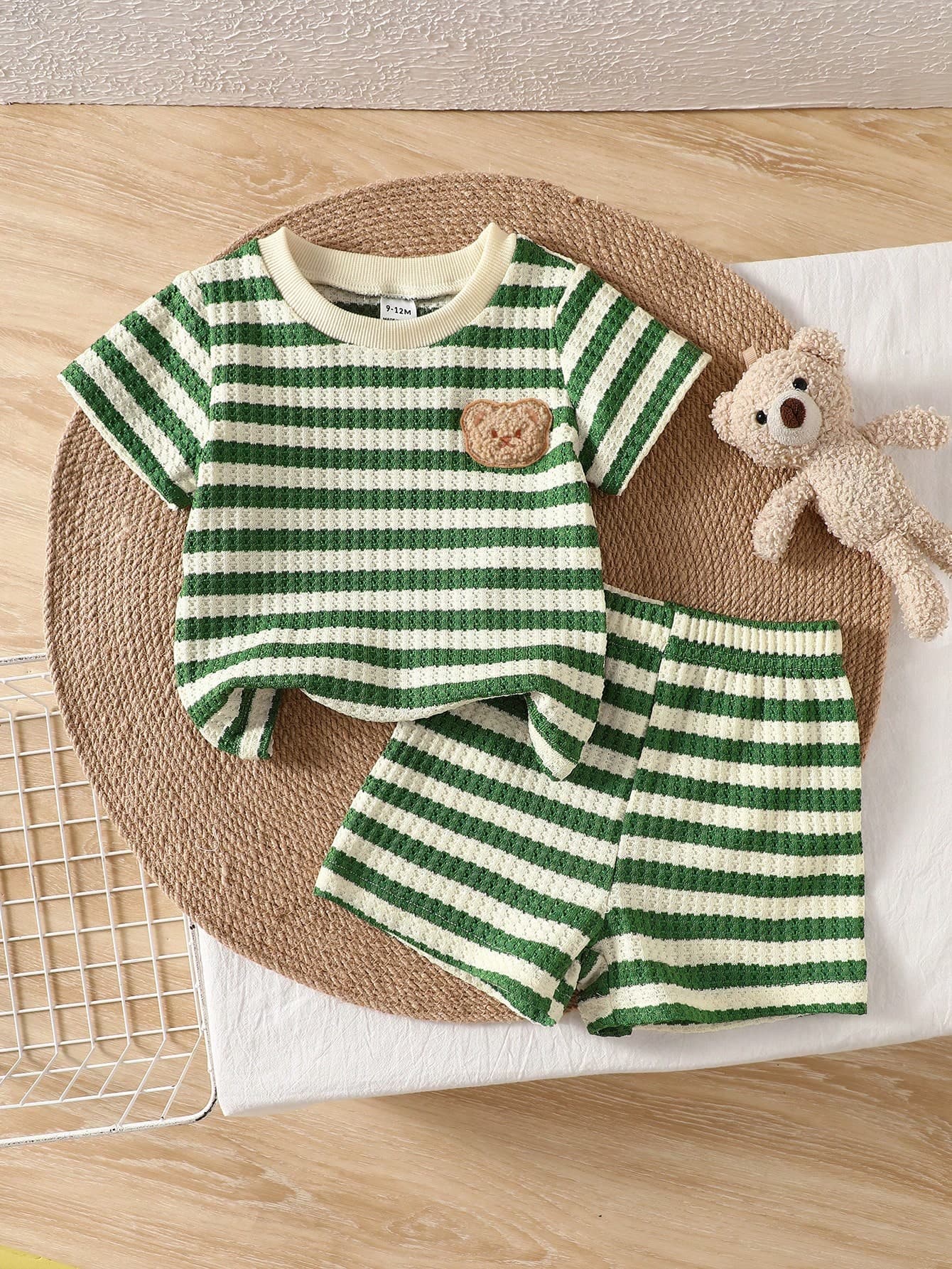 SHEIN Vintaside Kids 2pcs Toddler Infant Baby Boys Green And White Striped Summer Casual Cute Family Matching Waffle Knit T-Shirt And Elastic Waist Shorts Set Fashion