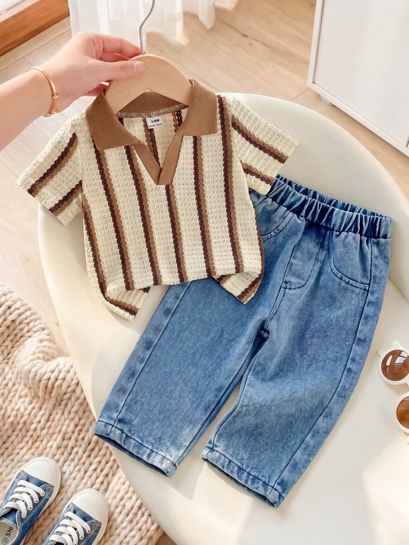SHEIN Playful Pals 2pcs/Set Baby Boys' Summer Versatile Casual Lapel Short Sleeve Simple Top Paired With Fashionable Washed Denim Pants Set, Suitable For Daily Wear, Family Camping, Dining Or Shopping