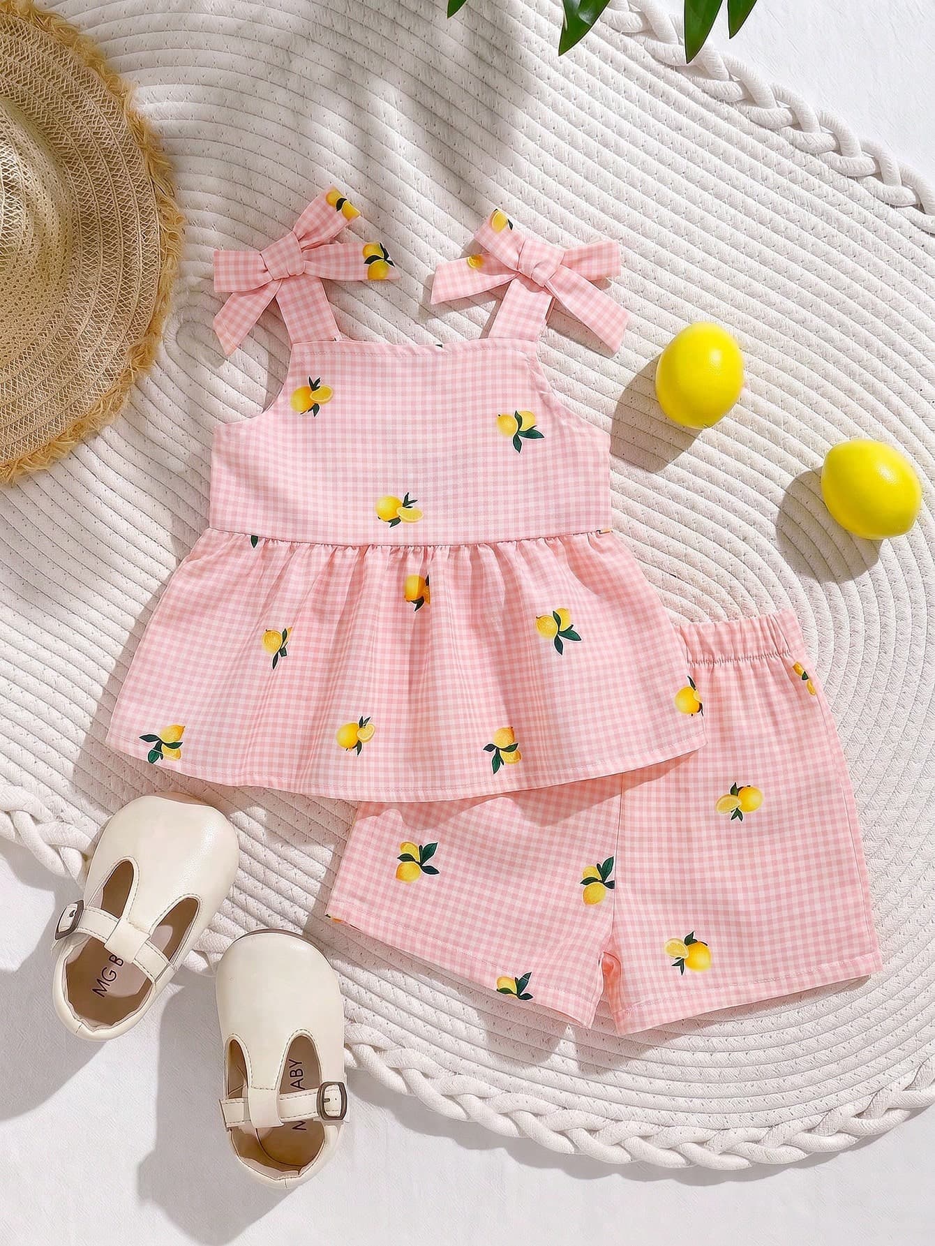 SHEIN Playful Pals 2pcs Baby Girl Toddler/Newborn 0-3 Years Spring/Summer Casual Cute Daily Cute Vacation Bow Decor Lemon Pattern Camisole Tank Top + Shorts Set Vacation