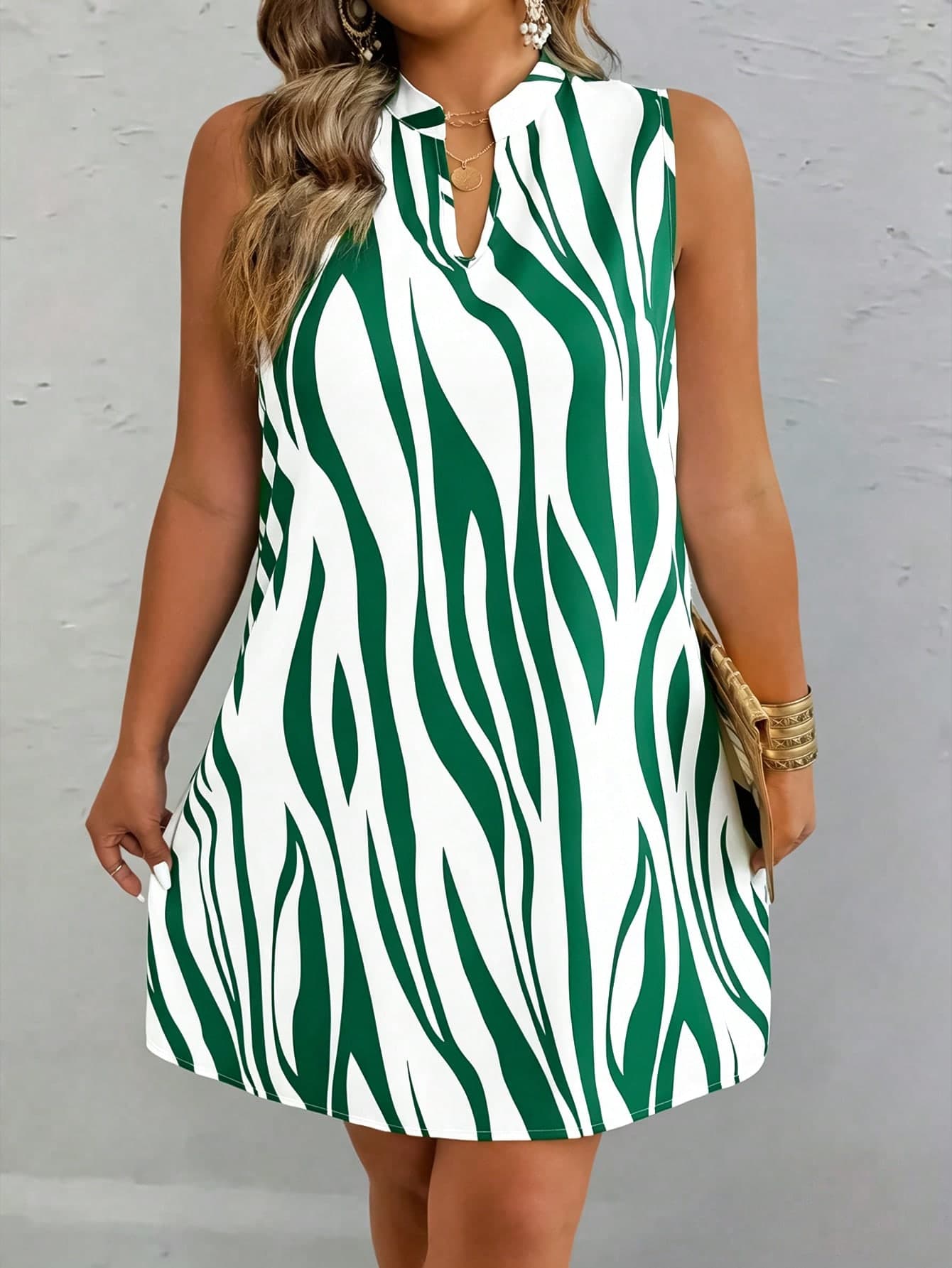 EMERY ROSE Plus Size Women's Fashion V-Neck Zebra Print Dress