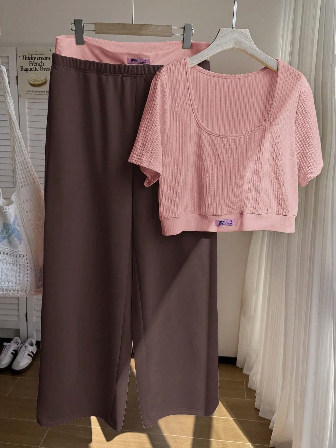 Comfortcana 2pcs Plus Size Contrast Color Square Neck Short Sleeve T-Shirt And Sports Shorts Set, Casual Spring Summer Dusty Pink Brown Lounge