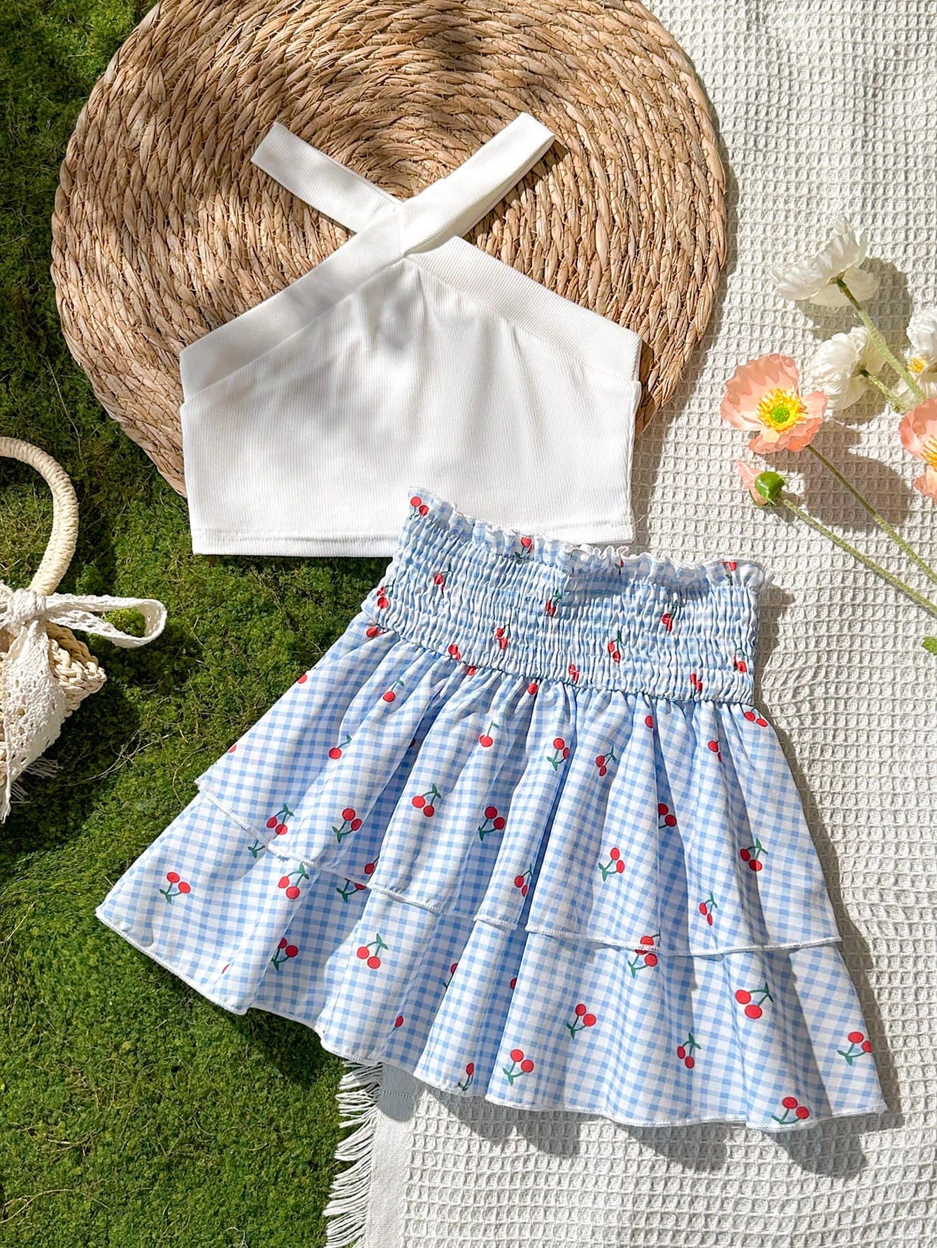 SHEIN Vintaside Kids Girls' Fashionable Casual Halter Neck Sleeveless Slim Fit Solid Color Tank Top Paired With Sweet Fashionable Plaid Digital Print Tiered Cake Skirt, Suitable For Travel, Vacation, Beach, Family Gatherings, And Parties