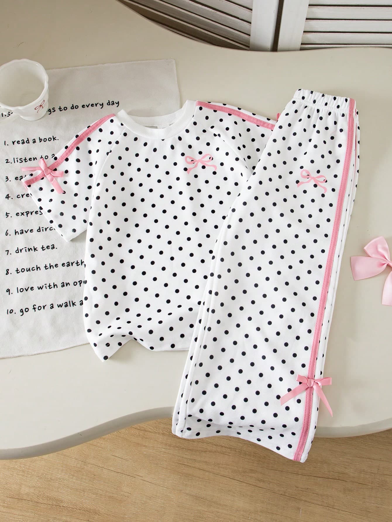 Genkimix Kids 2pcs Young Girl Bow Ribbon Decor Casual Fashion Short Sleeve T-Shirt + Bow Ribbon Decor Casual Fashion Straight Leg Pants