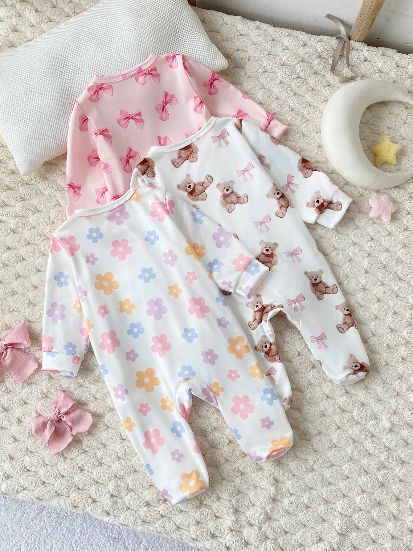 3pcs Randomly Send 2pcs Newborn Baby Girl Cute Bear Flower Bow Print Long Sleeve Footed Romper Jumpsuit 2pcs Set
