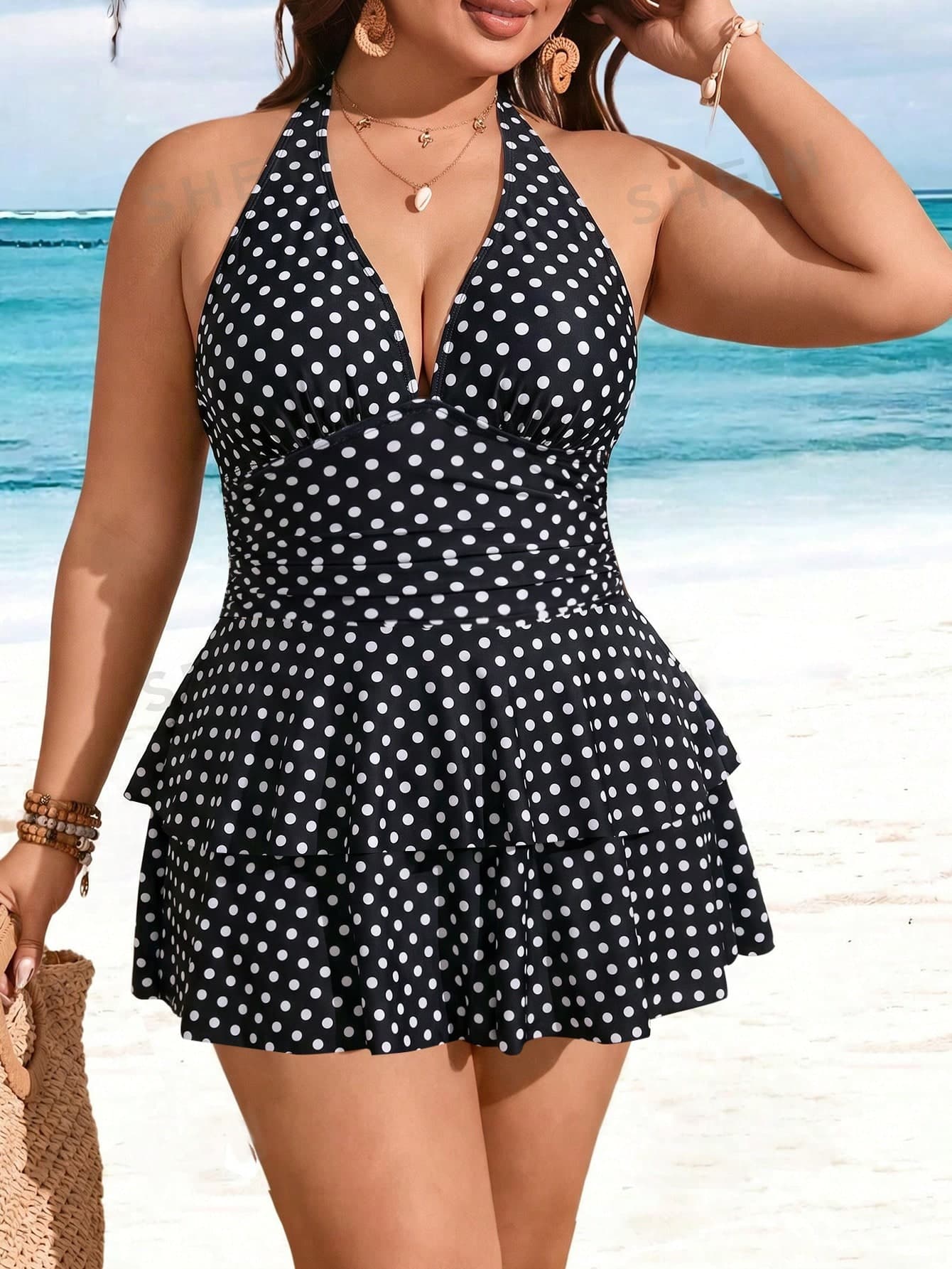 Swim Lushoire Plus Size Solid Color Halter Neck V-Neck Pleated Multi-Layer Ruffle Hem Fashion Vacation Style Women's 2-Piece Swimsuit