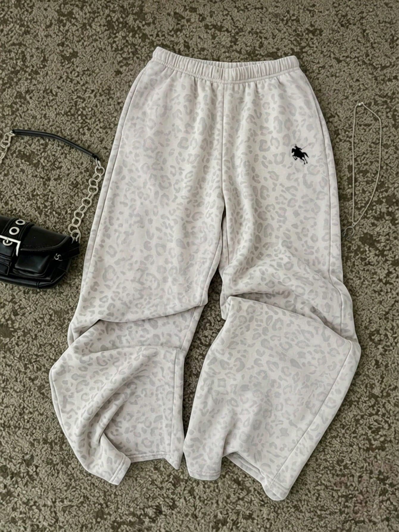 Attitoon Casual Minimalist Daily Versatile Party Airport Y2K Sweatpants, Light Color Leopard Print Pattern Summer Outing Women's Sweatpants