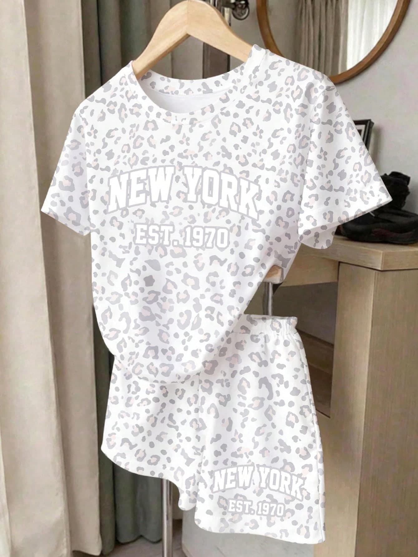 SHEIN Teen Girls' Gray Leopard Print All-Over Short Sleeve T-Shirt And Shorts Set, Suitable For Outings, Streetwear, Daily All-Match Versatile Casual, Suitable For Spring, Summer, Autumn, Simple New York 1970 Letter Print