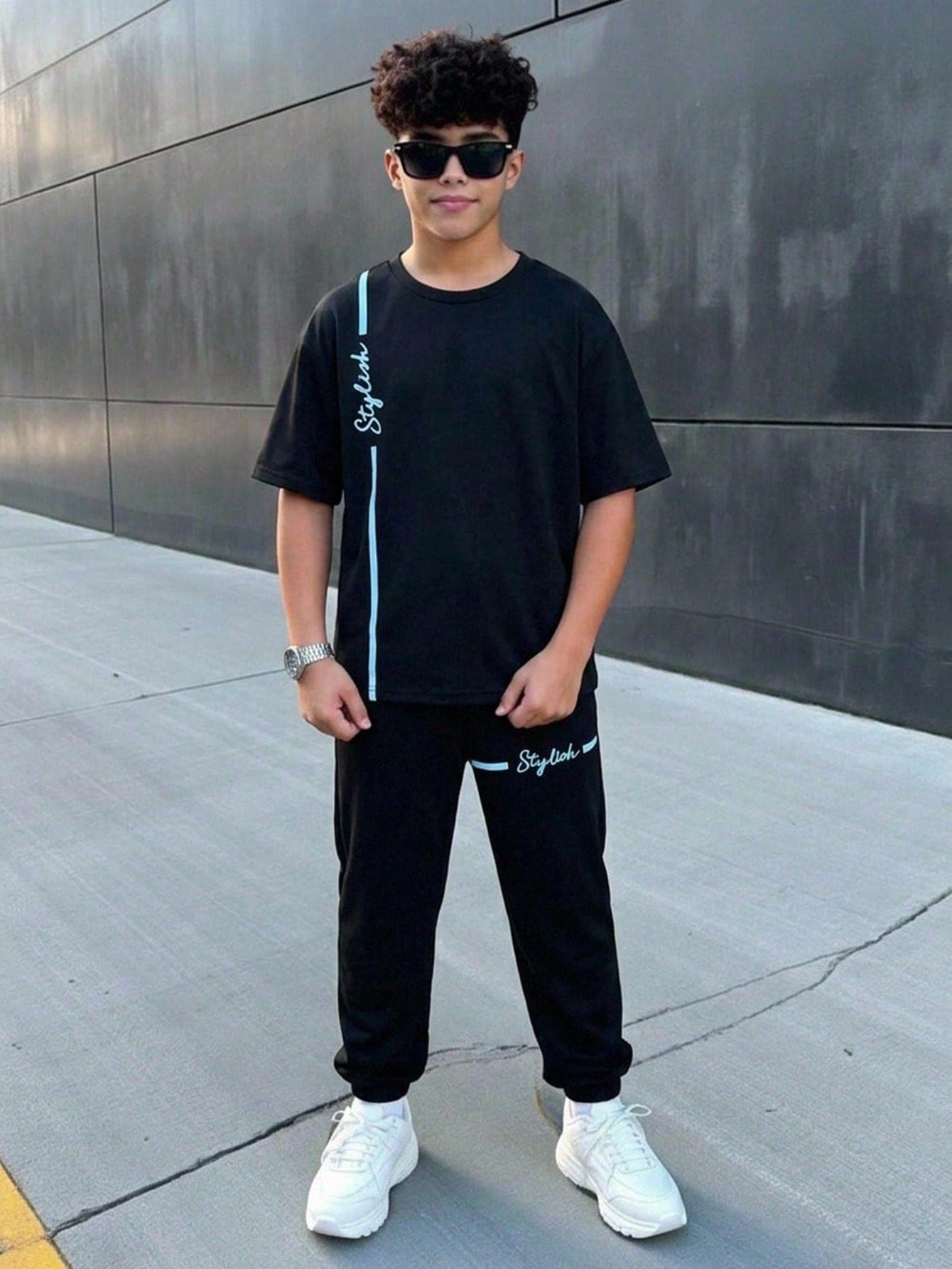 SHEIN Kids 2pcs Tween Boy Casual And Simple Letter-Print Short-Sleeved T-Shirts And Pants, Suitable For School, Outings, And Other Occasions.