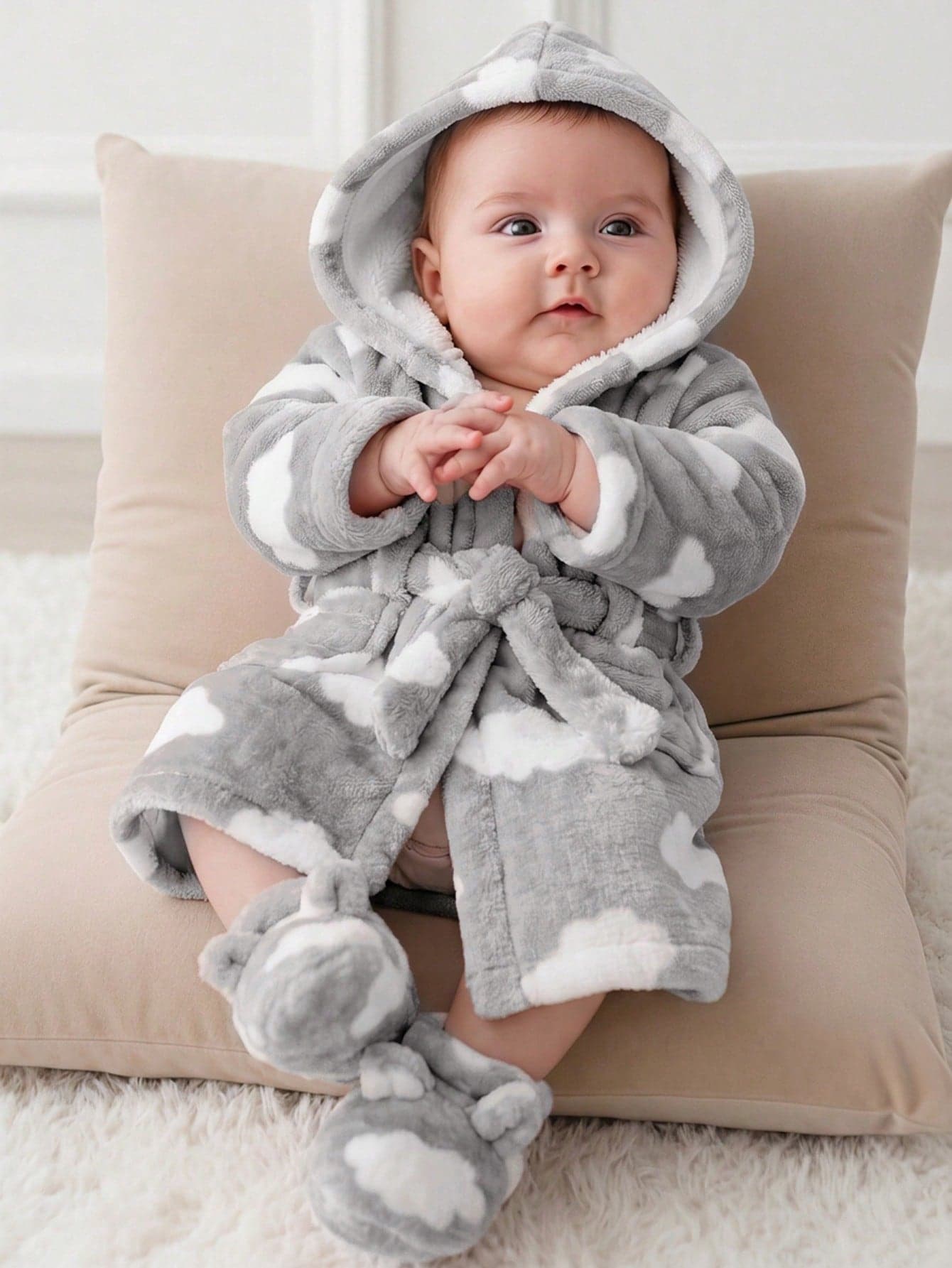 Newborn Baby Boy/Girl Cartoon Clouds Pattern Fleece Thick Hooded Long Sleeve Tie-Front Robe Autumn Winter