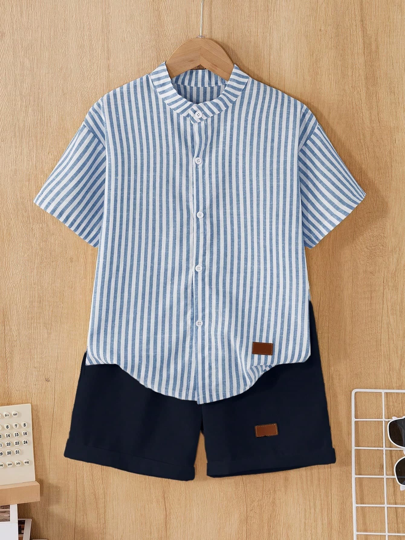 SHEIN Vintaside Kids Boys' Casual Commuter Textured Striped Fabric Stand Collar Shirt And Yarn-Dyed Striped Shorts Set, Comfortable And Fashionable 2 Pieces Outfit