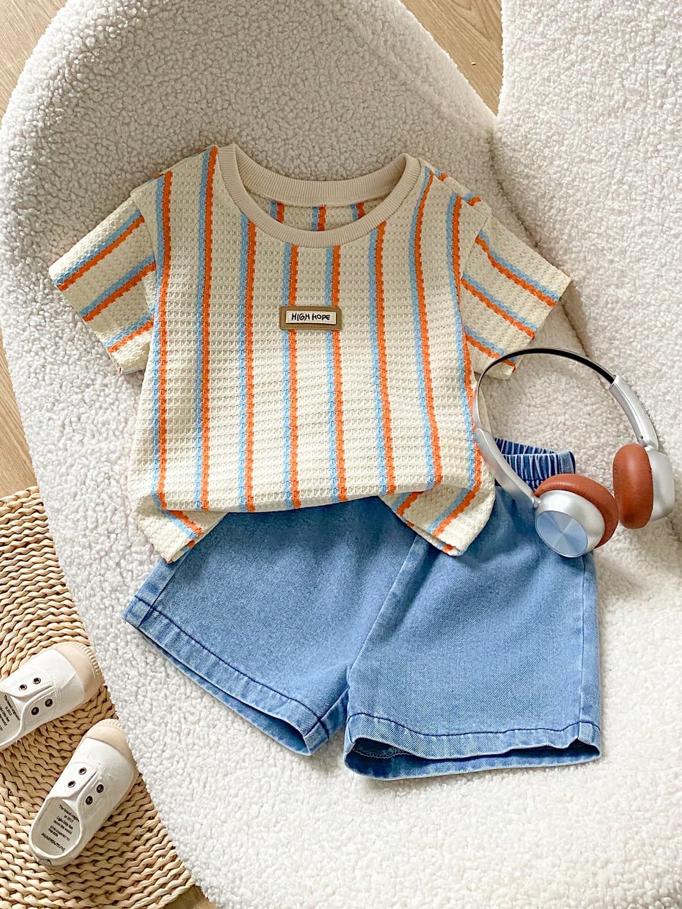 SHEIN Playful Pals Baby Boy Casual Striped Set, Apricot Orange Blue "HIGH HOPE" English Letter T-Shirt, Light Blue Denim Shorts, Suitable For Children's Daily Casual Wear, Boy Set, Autumn Boy Clothing, Suitable For Boys Under 3 Years Old, Baby Boy Clothing, Autumn Baby Boy Clothing