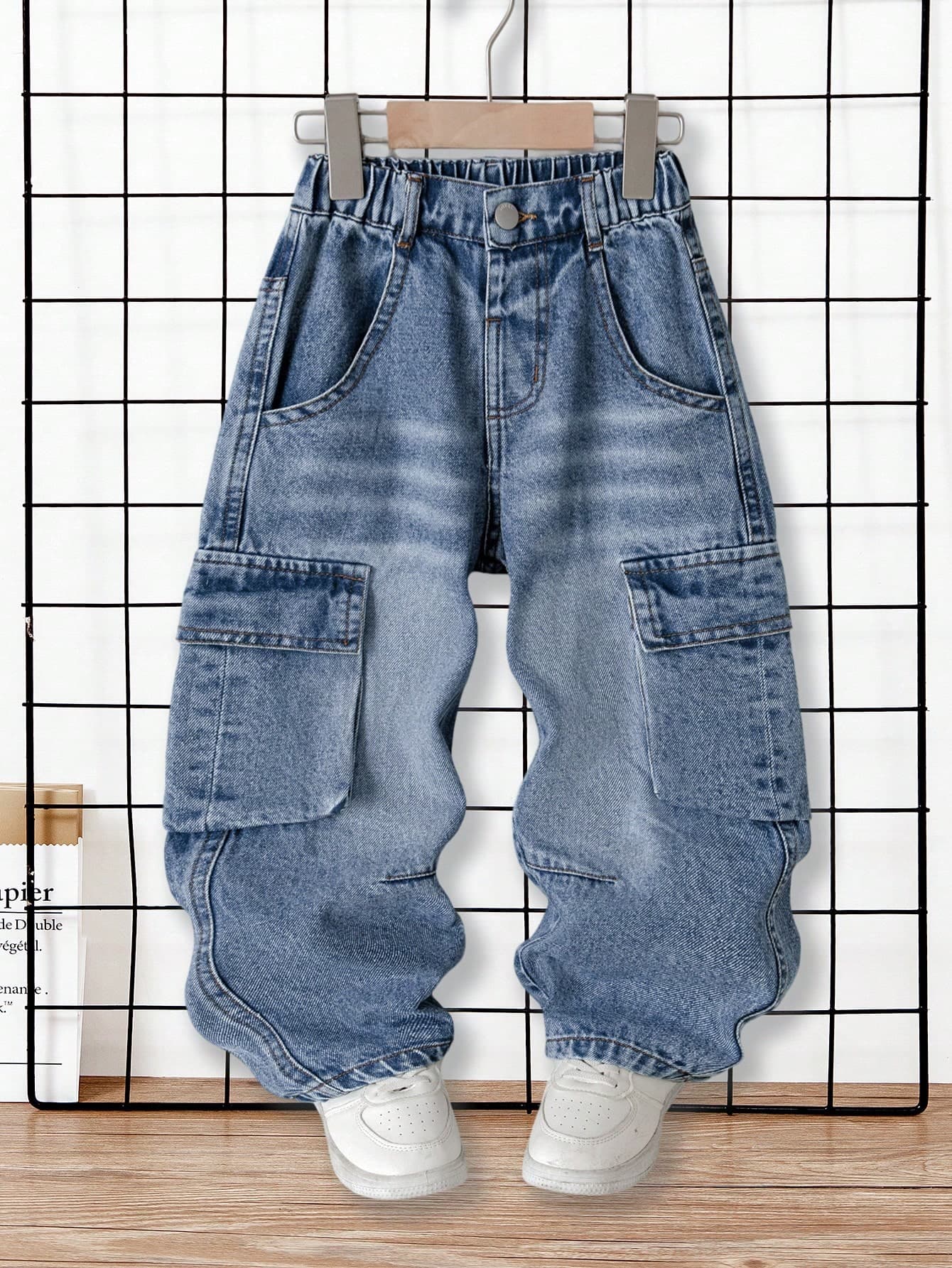 SHEIN Genkimix Kids Boys' Denim Cargo Pants, All-Season Casual Streetwear, Light Blue Distressed Washed Finish, Multi-Pocket Design, Elastic Waistband + Loose Wide-Leg Fit, Comfortable Soft Fine Cotton Denim Fabric, Versatile For Daily Wear, Pairs With T-Shirts And Sweatshirts, Back To School, Daily Outings, School, Gatherings, Outings, Spring/Summer Bestseller Kids' Casual Denim Pants