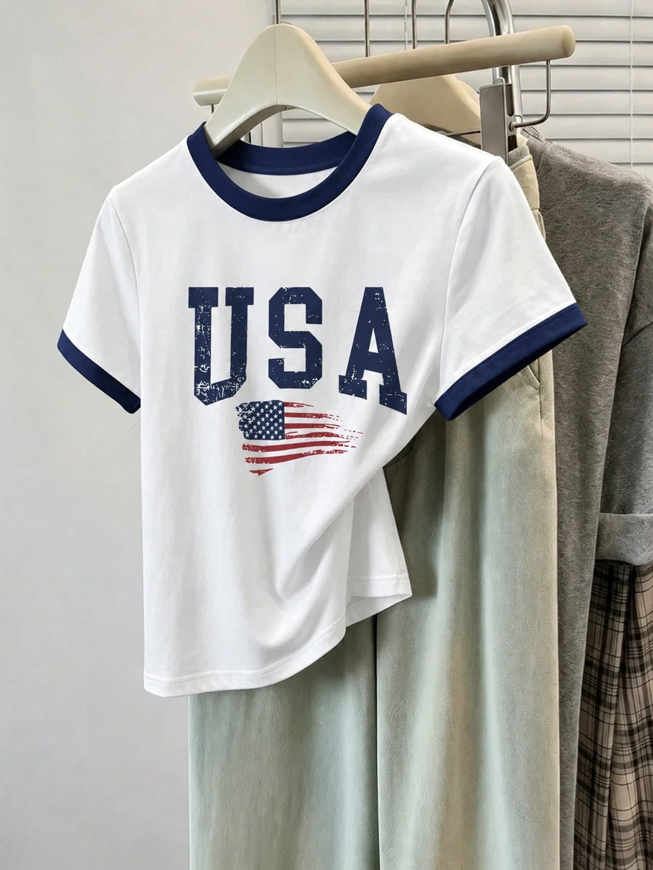 Girls' Cropped T-Shirt With Vintage Distressed USA Flag Print, Casual Round Neck Short Sleeve Top, Comfortable Everyday Wear For Teens And Girl