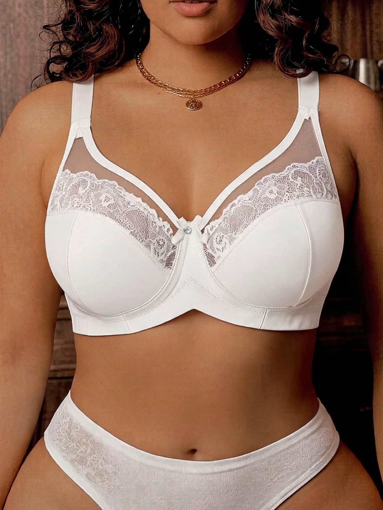 Divavoom Plus Size Solid Color Contrast Lace Underwire Bra