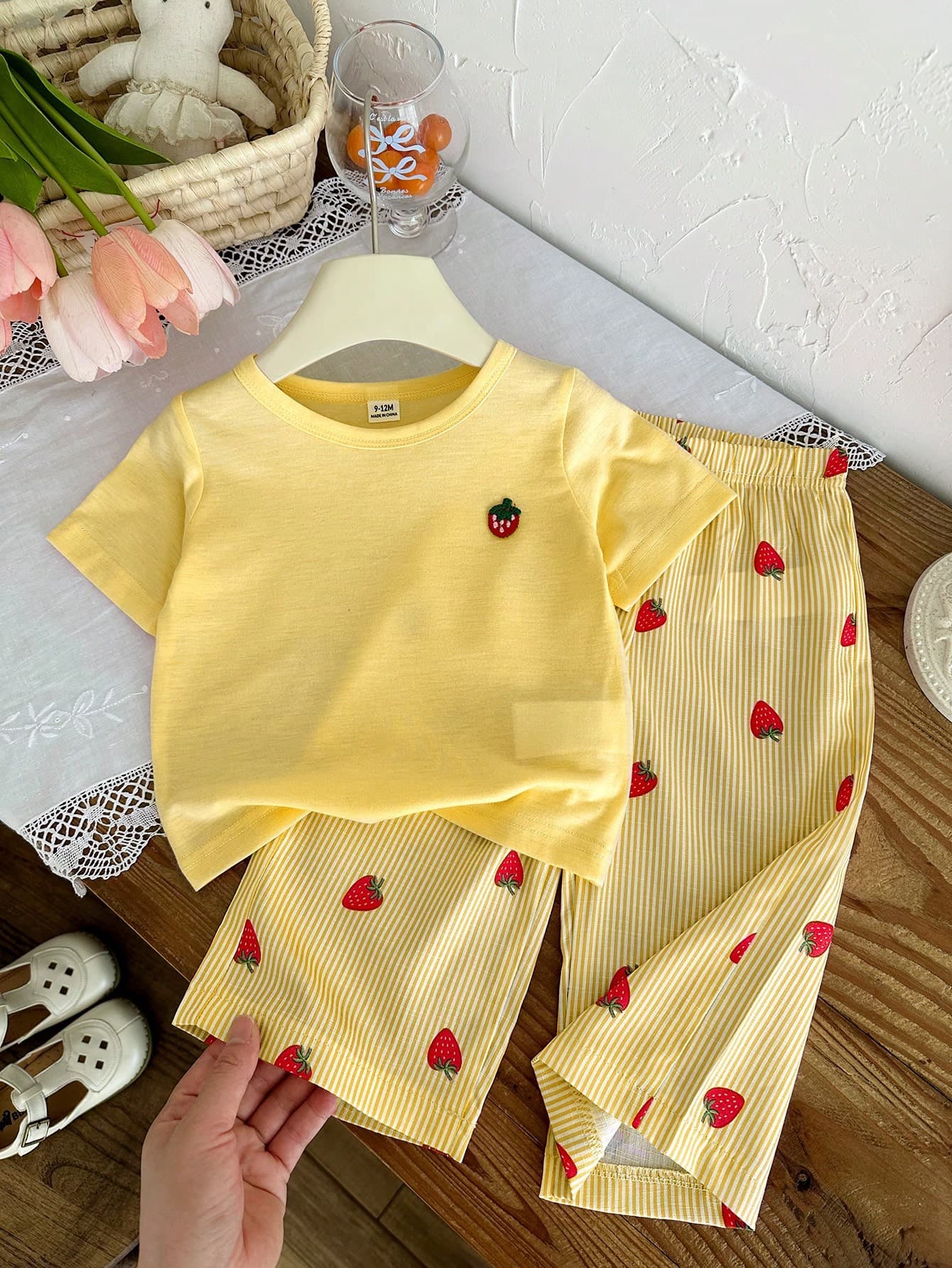 SHEIN Baby Girls' Summer T-Shirt Set Cute Butter Yellow White Strawberry Round Neck Short Sleeve Top Paired With Wide Leg Pants Family Matching Outfits