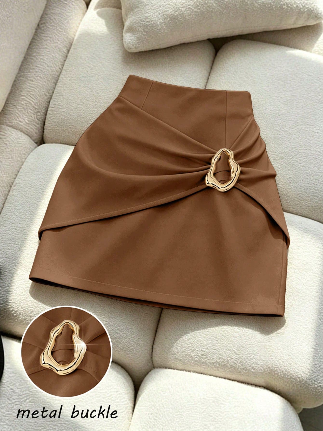 Franclia Elegant Slim Fit Metal Buckle Pleated Bodycon Mini Skirt Casual Commute A-Line Skirt Sexy Women's Skirt