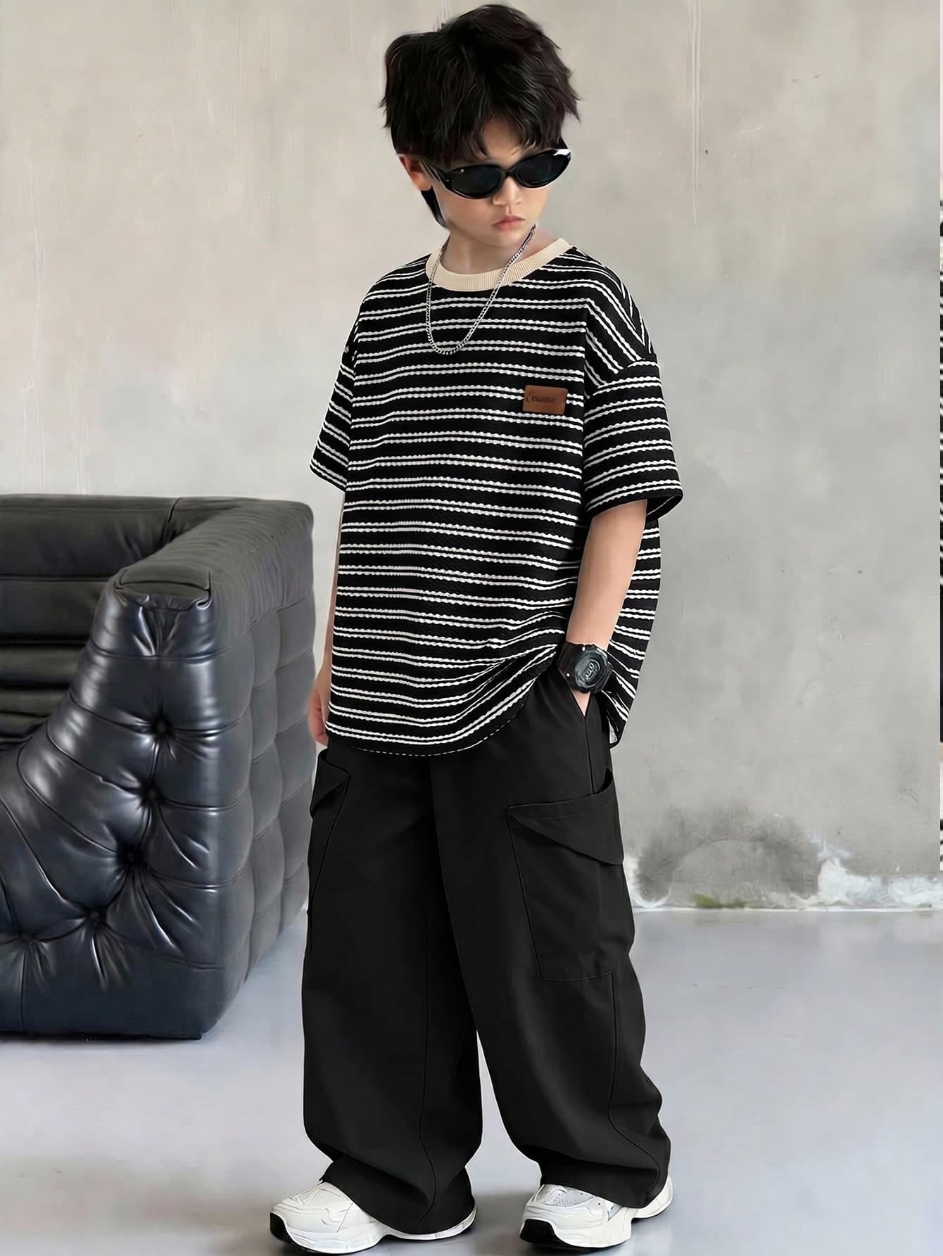 2pcs Kids Boys Summer Casual Striped Round Neck Loose Short Sleeve T-Shirt And Relaxed Black Pants Knit Tracksuit Set,Suitable For Sports,Outings