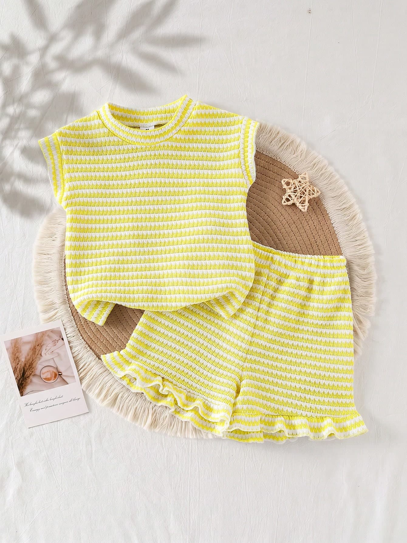 SHEIN Playful Pals Young Girls Yellow Knit Jacquard Flutter Sleeve Tank Top And Shorts Set, Summer Casual Minimalist Everyday Outfit