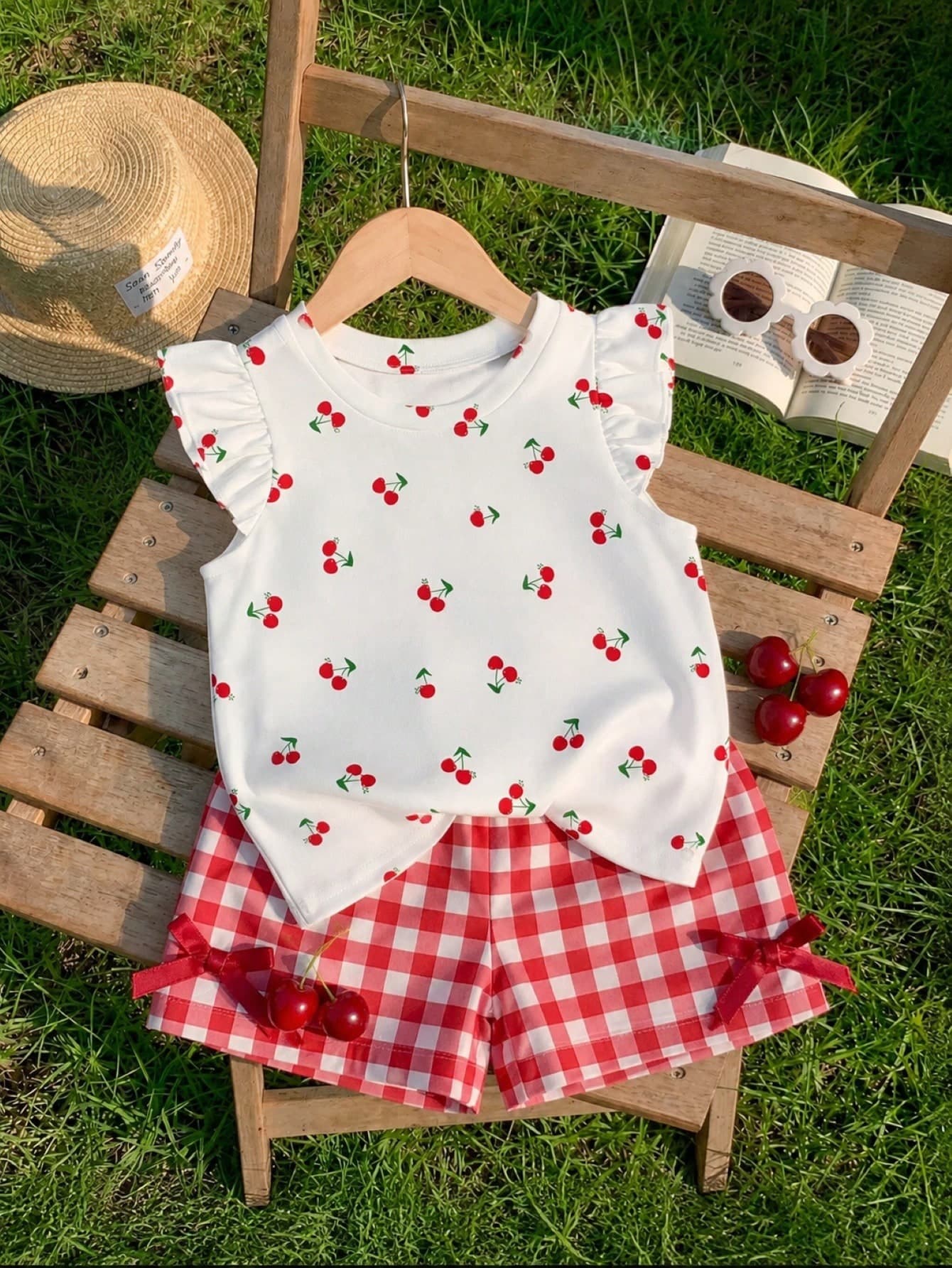 SHEIN LMoss Kids Baby Girl Casual Fashion Cartoon Pattern Cute Flutter Sleeve Round Neck Top Suitable For Spring And Summer