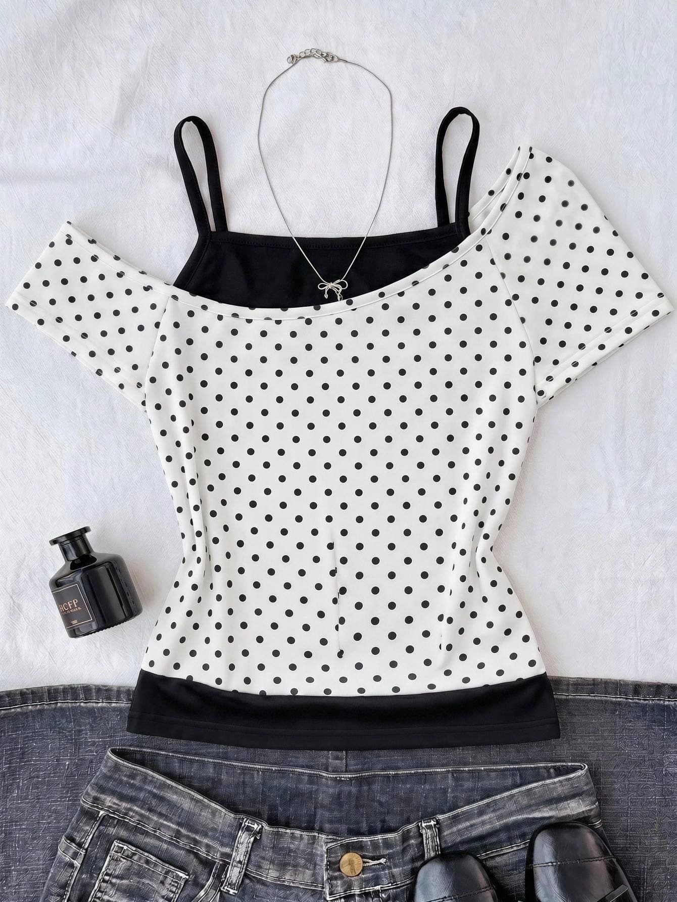 SHEIN Kids Teen Girls Black And White Polka Dot Print Off-Shoulder T-Shirt,Cute Contrast Color Sleeveless Top For Summer,Holiday,Back-To-School