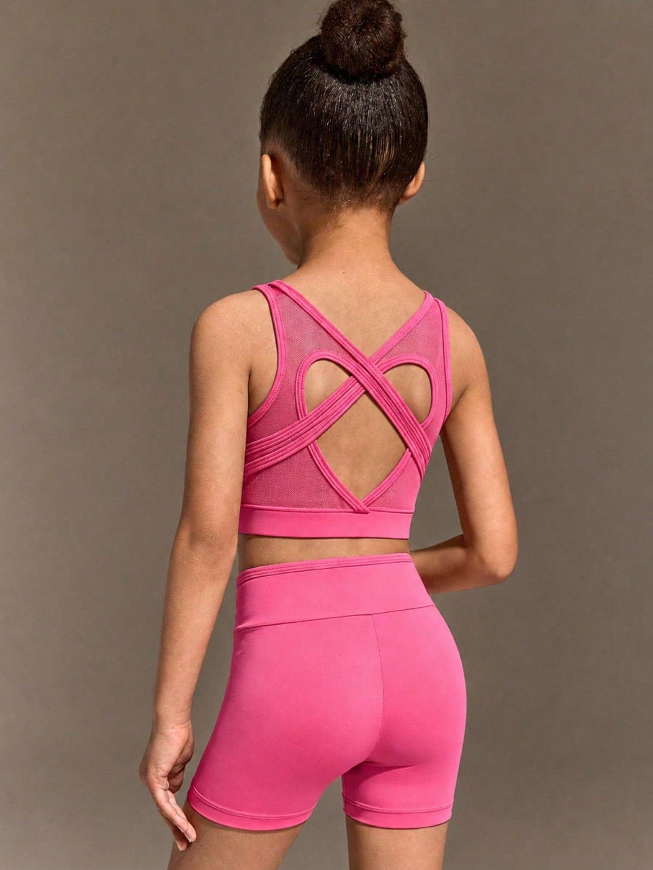 SHEIN This Black Tank Top And Shorts Set For Young Girlis Made From Soft, Stretchy Fabric For Comfortable Movement. Perfect For Playground Activities, Summer Outings, And Casual Sports, It's A Stylish And Practical Choice For Everyday Active Wear.