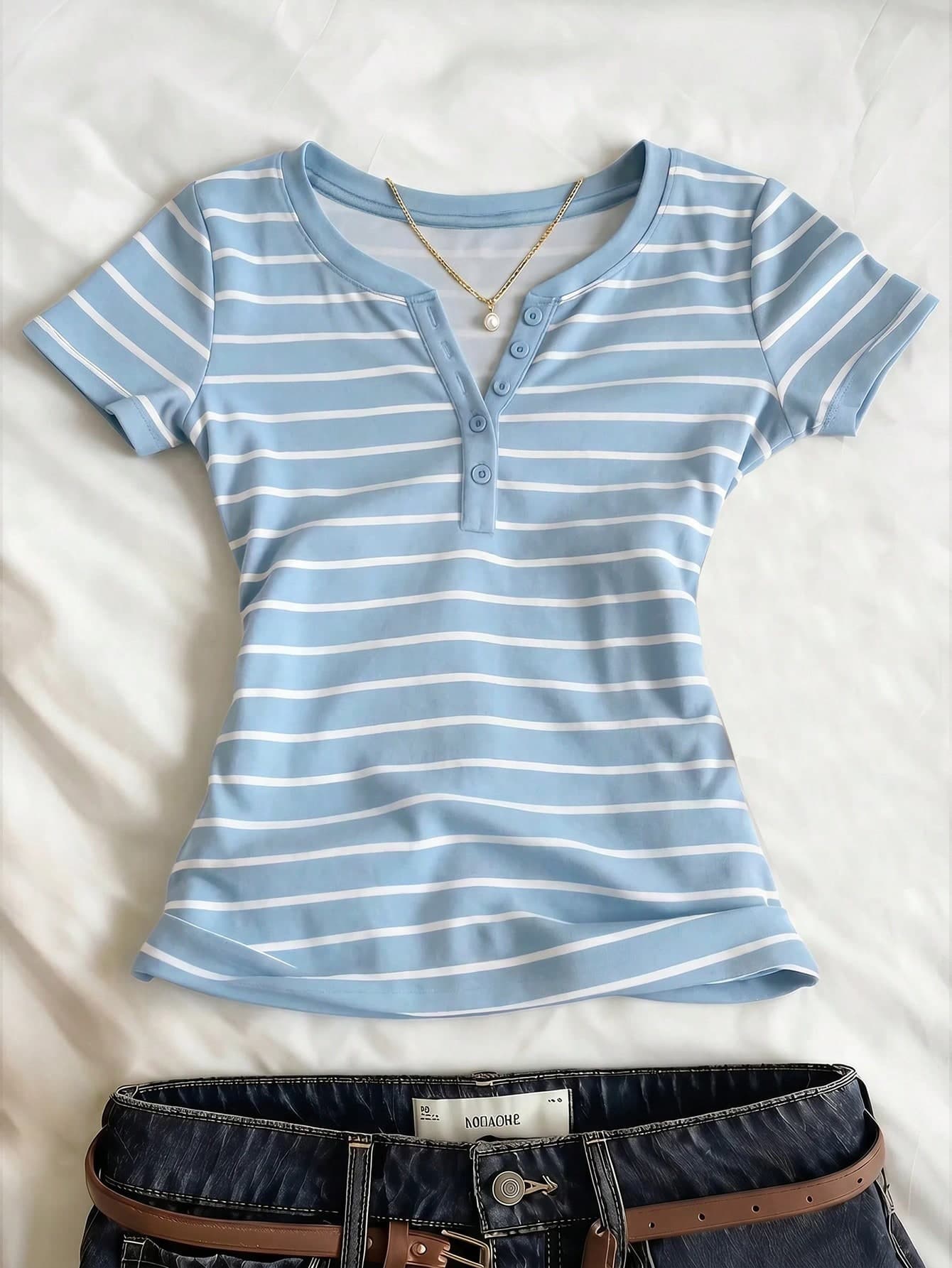 SHEIN Kids Tween Girl Striped Pattern Short Sleeve Slim Fit Crew Neck Button T-Shirt