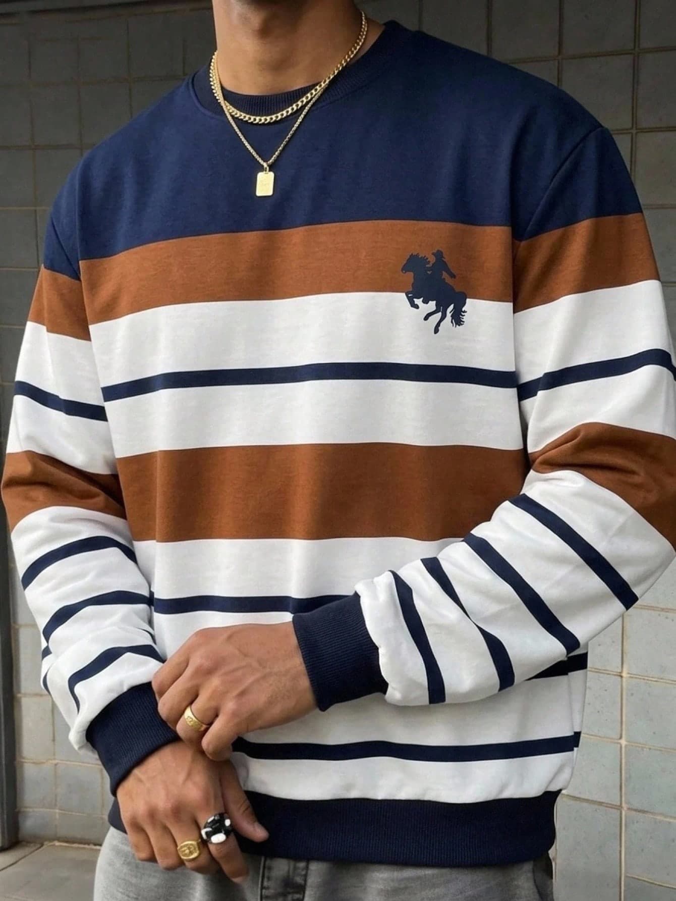 SHEIN Teen Boys Casual Loose Comfortable Multi-Purpose Striped Print With Logo Decoration Crew Neck Long Sleeve Sports Autumn Shirt,Back To School,Fall