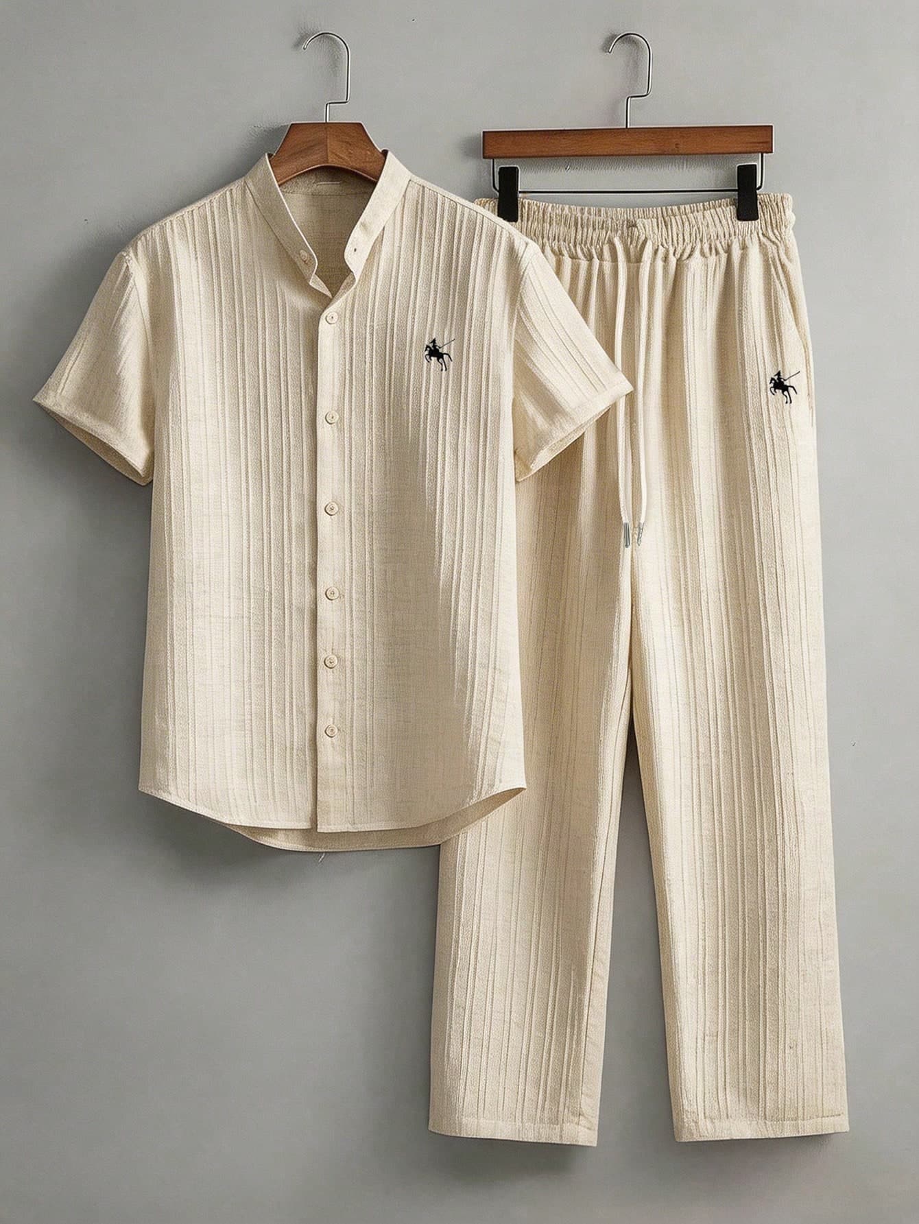 Manfinity Dauomo Men's Knight Pattern Short Sleeve Shirt And Pants Set