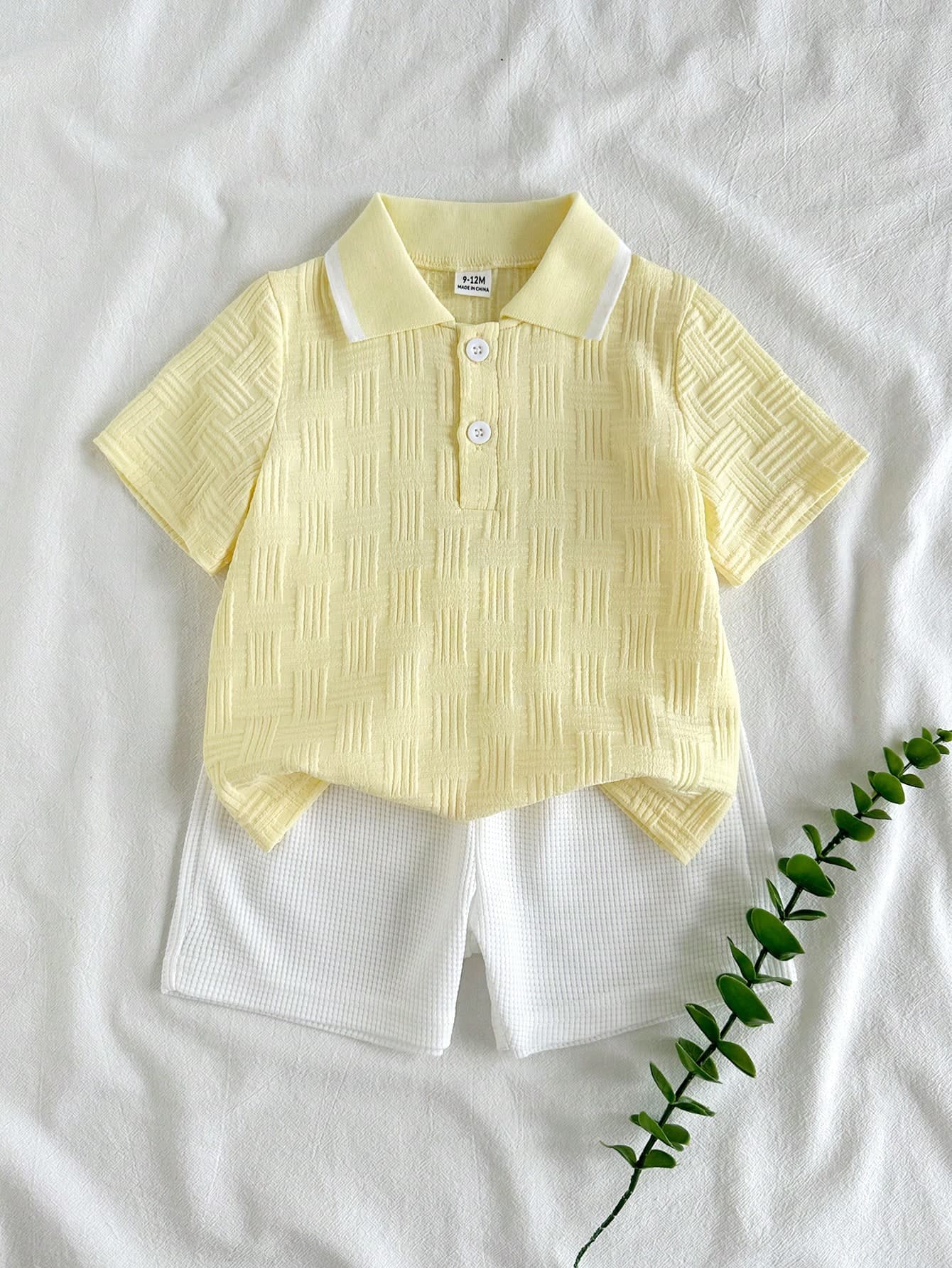 SHEIN Vintaside Kids Babyboy Baby Boy Summer Collar Short Sleeved Simple Casual Outfit Paired With Versatile And Fashionable White Shorts Set Suitable For Daily Leisure, Park Walks, Or Travel Vacations