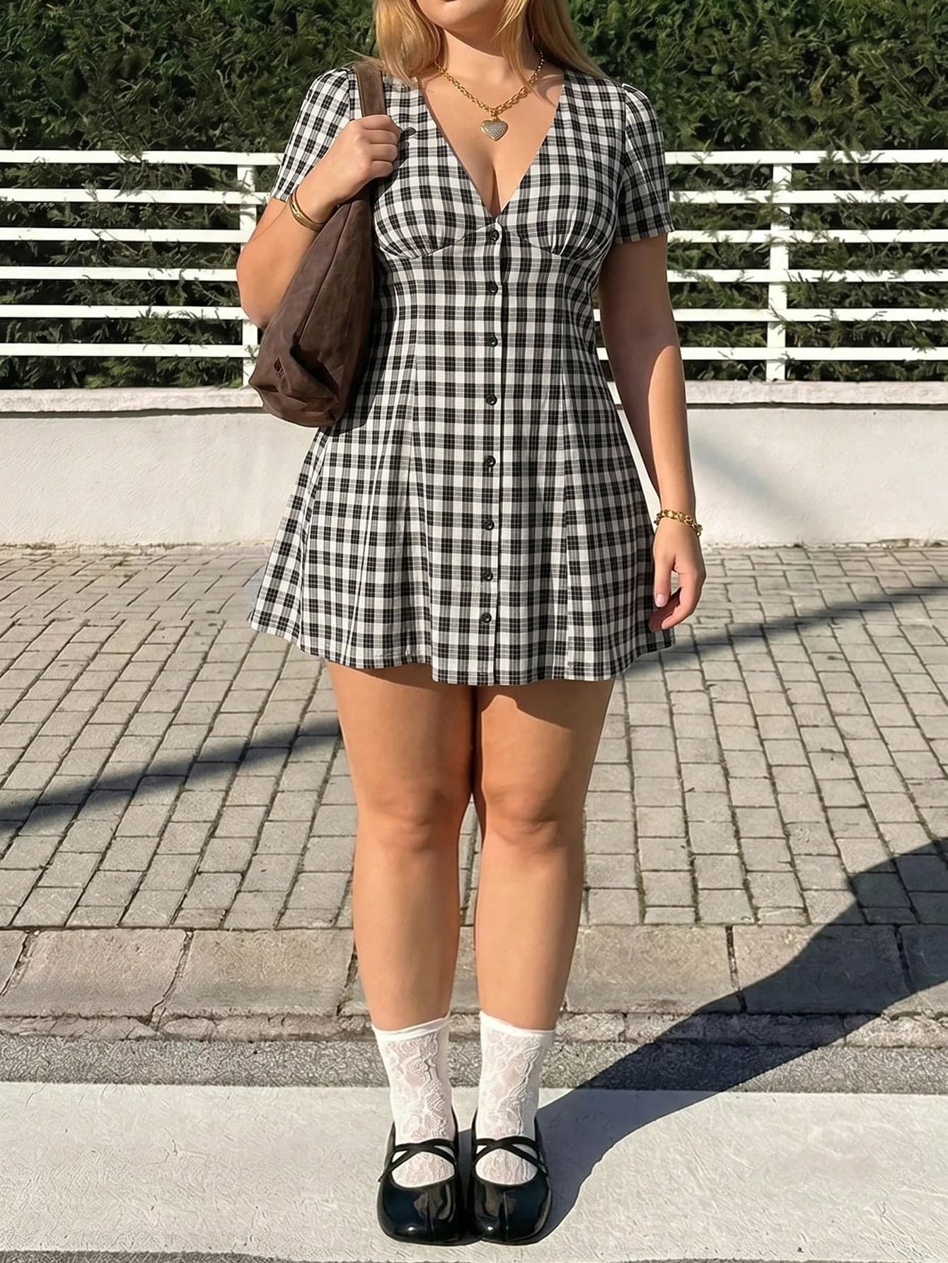 GalTyme Plaid V-Neck Short Sleeve Casual 90s Plus Size Dress For Women Back-To-School Graduation Black And White Summer