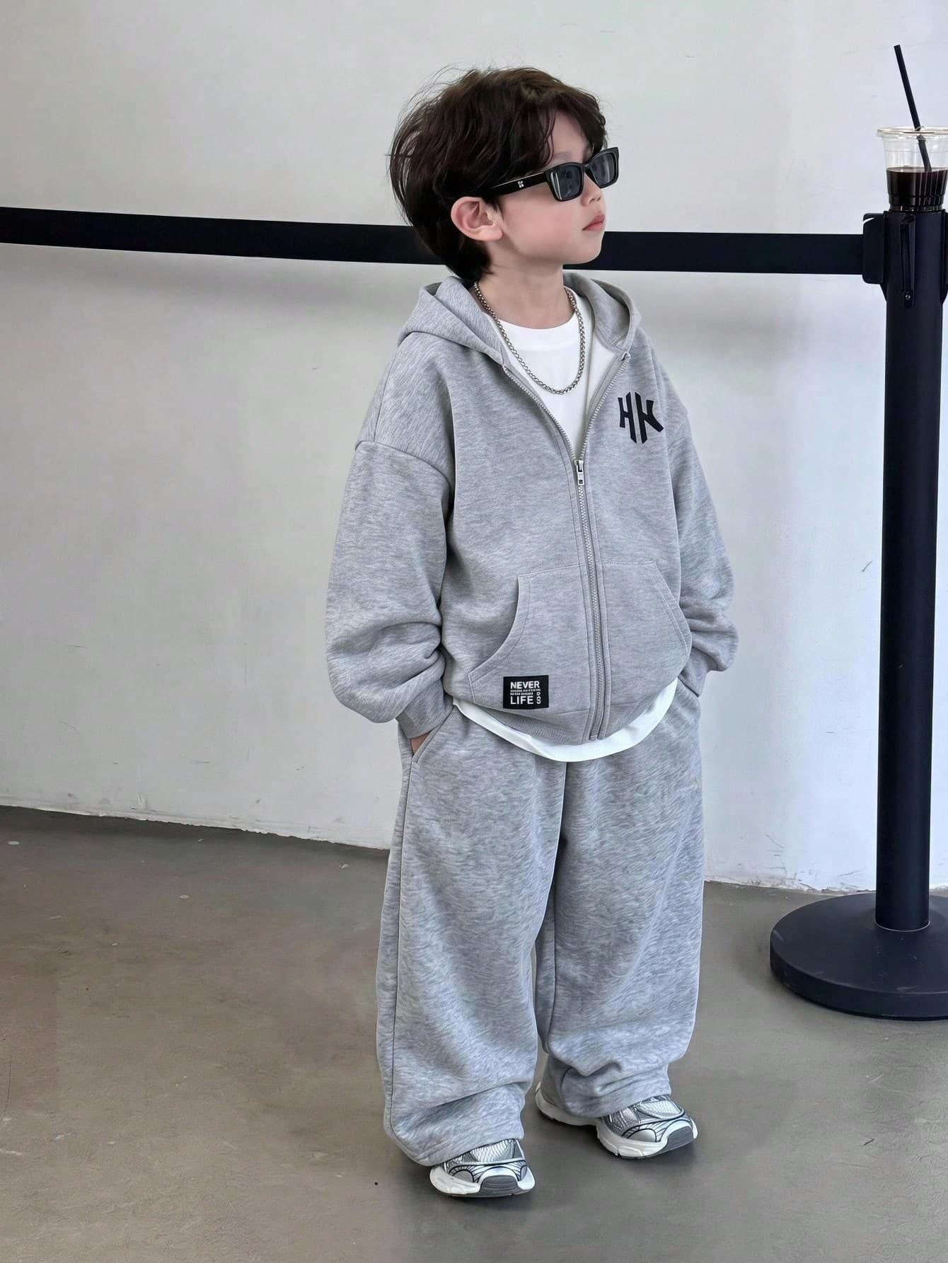 Kids Tween Boys Simple Street Style Small Letter Print Sweatshirt, Casual College Comfortable Versatile Soft Sweatshirt, Boys Outfit Kids Set, Suitable For Spring Summer Autumn Winter, Valentine's Day, Date, Family Gathering, Back To School, Wedding Season, Sports, Birthday Party
