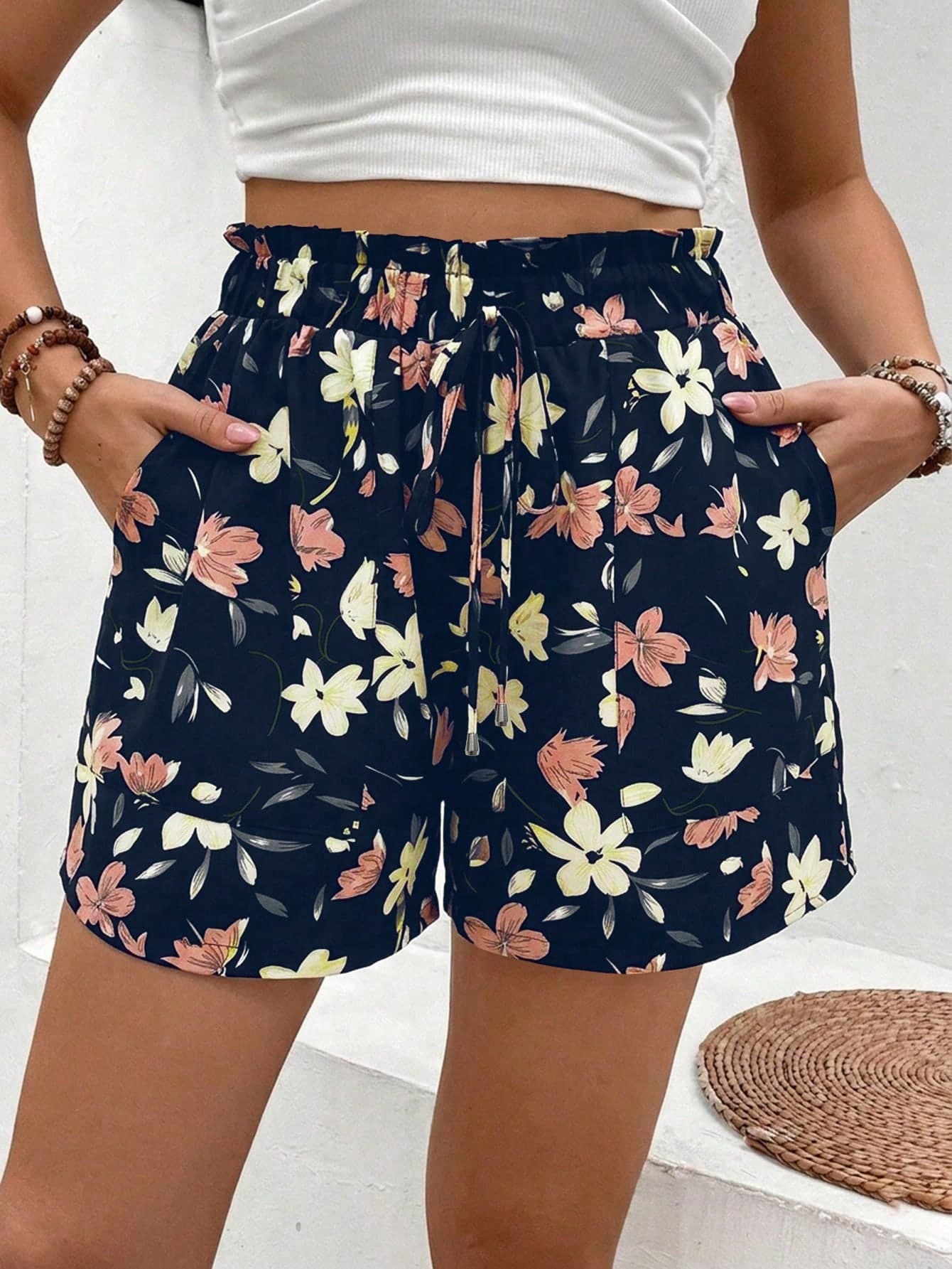 GlowEve CURVE Women's Elegant Casual Floral Ruffle Waist Shorts