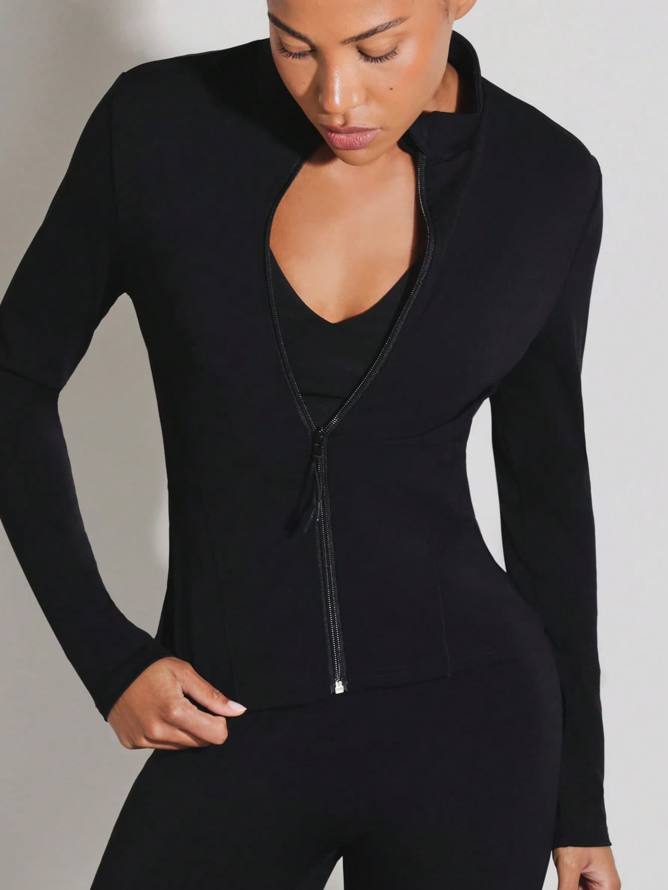 11SKNDS Full Zip Mock Neck Sports Jacket With Long Sleeves And Form-Fitting Silhouette, Ideal For Active Lifestyle, Running, And Layering In Fall And Winter